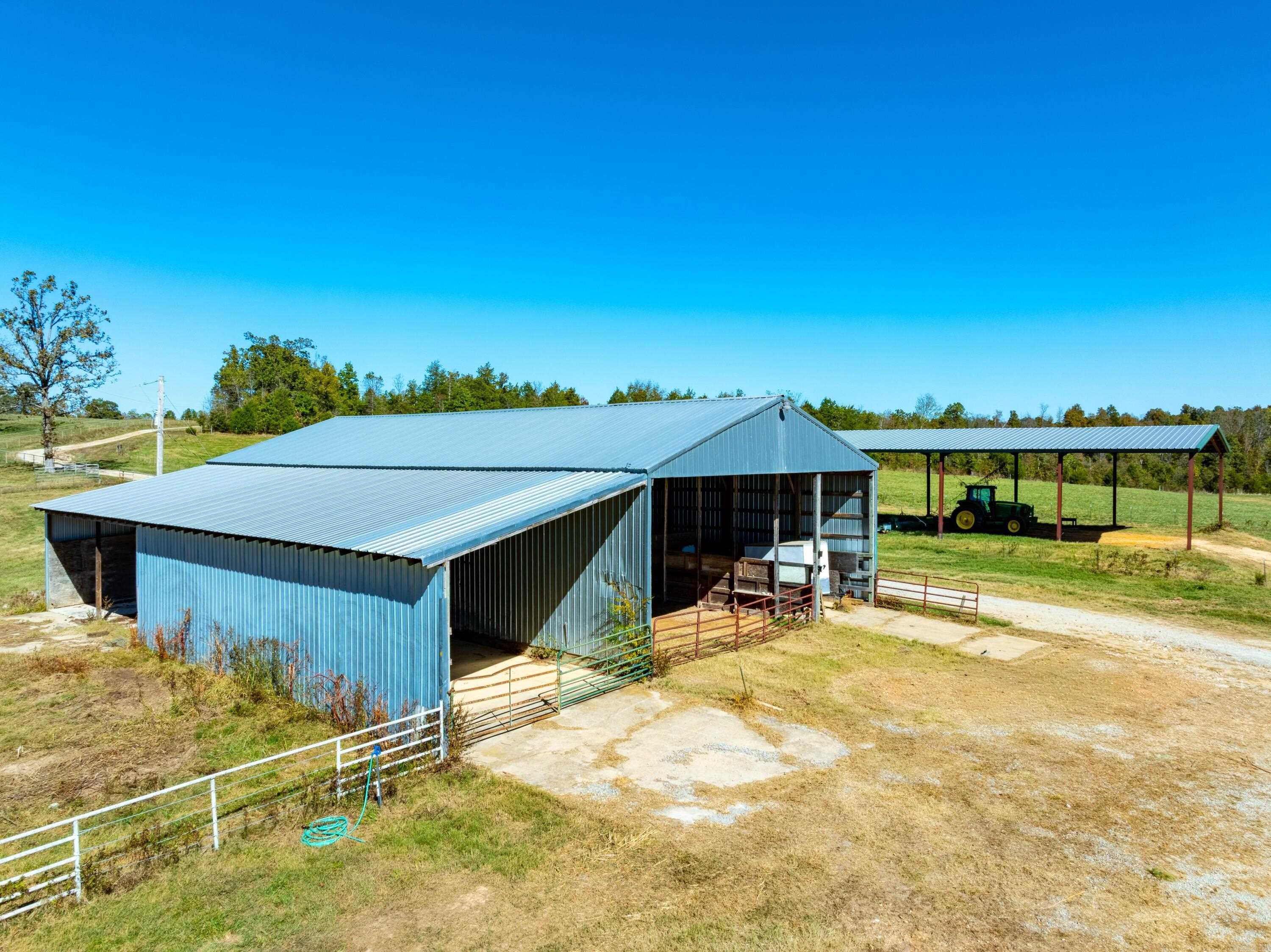717 Green Valley Ln  Viola, AR