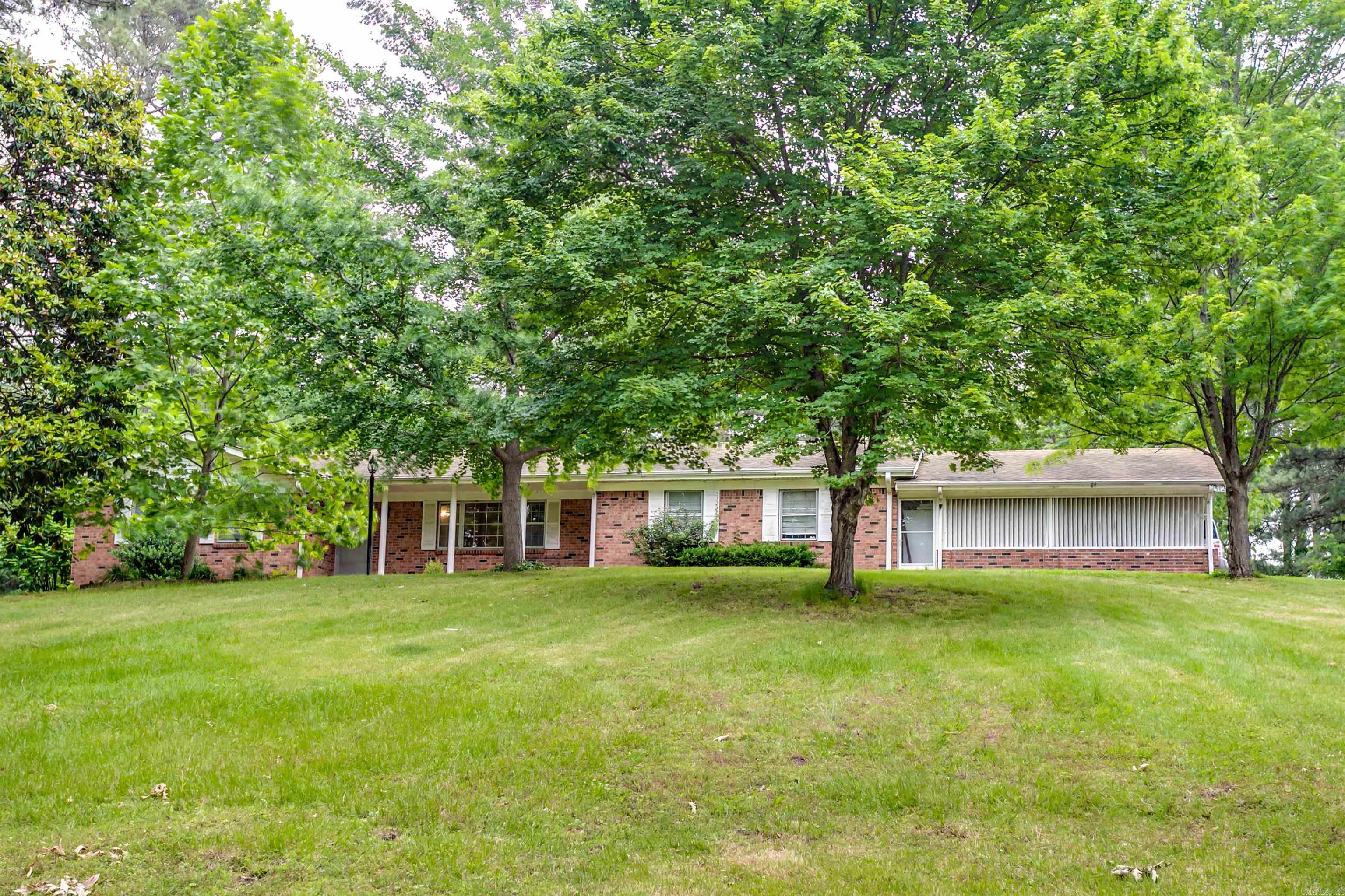 312 N East Street Harrisburg, AR 72432