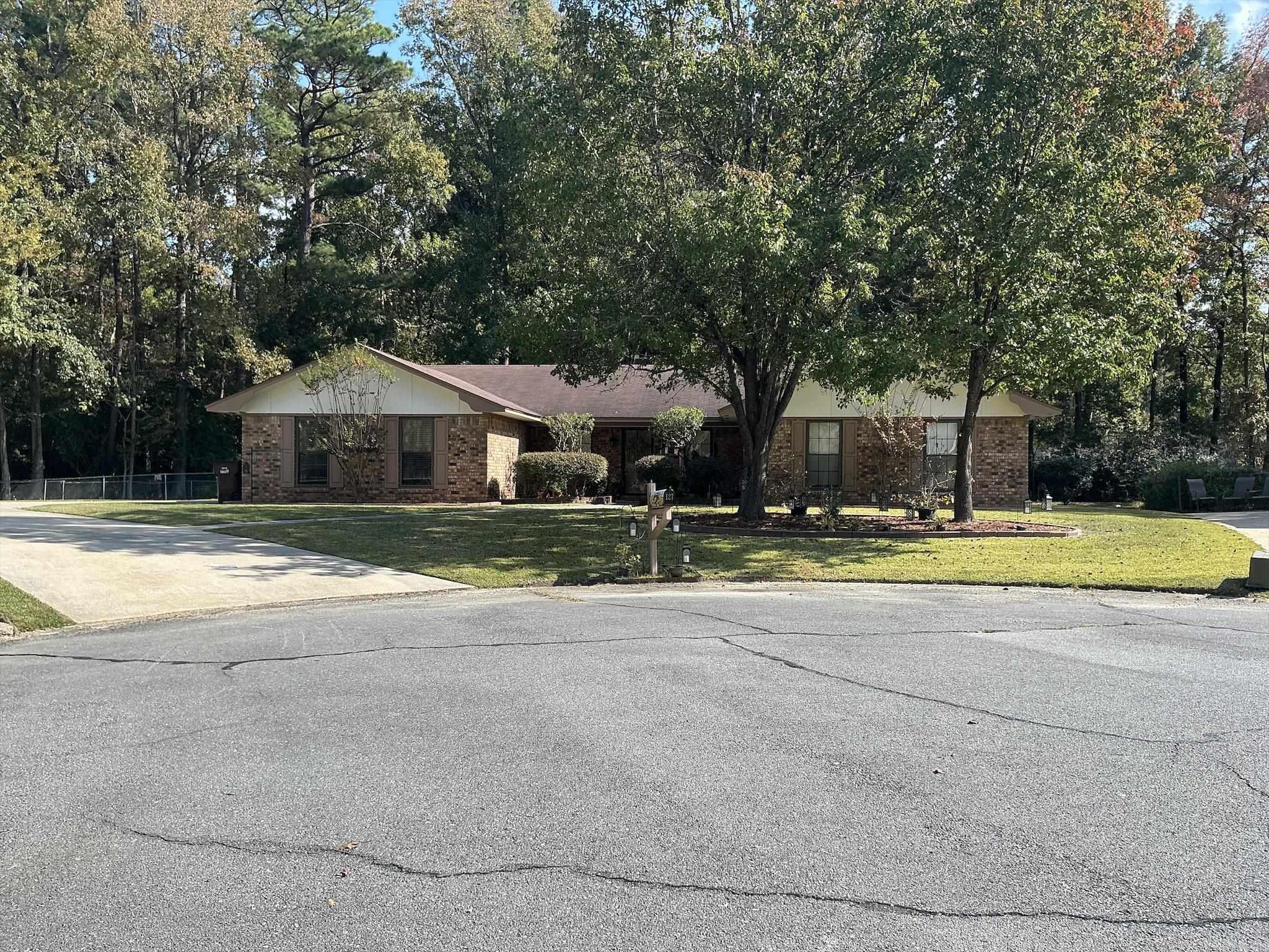 127 S Dogwood Crossett, AR 71635