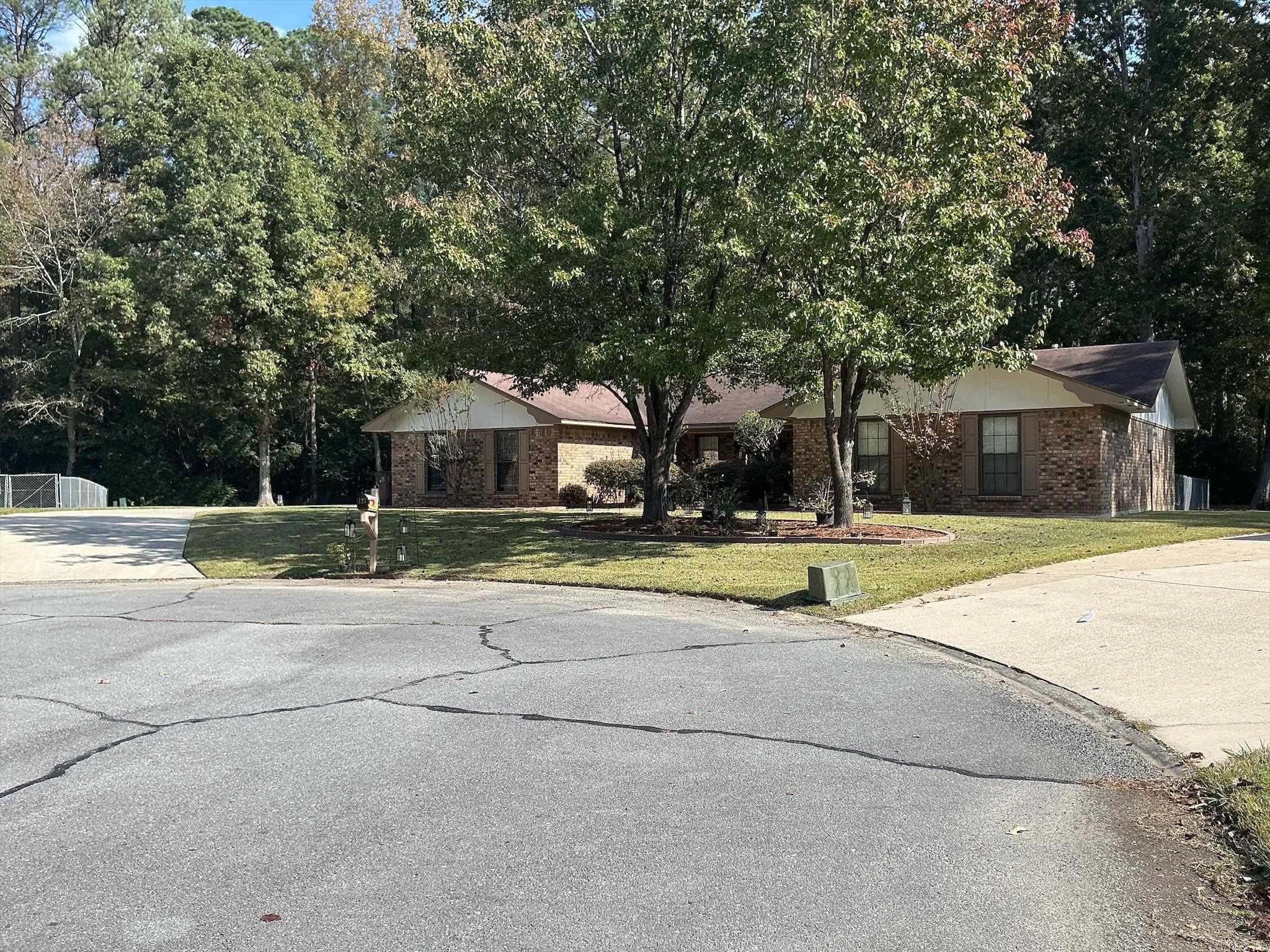 127 S Dogwood Crossett, AR 71635