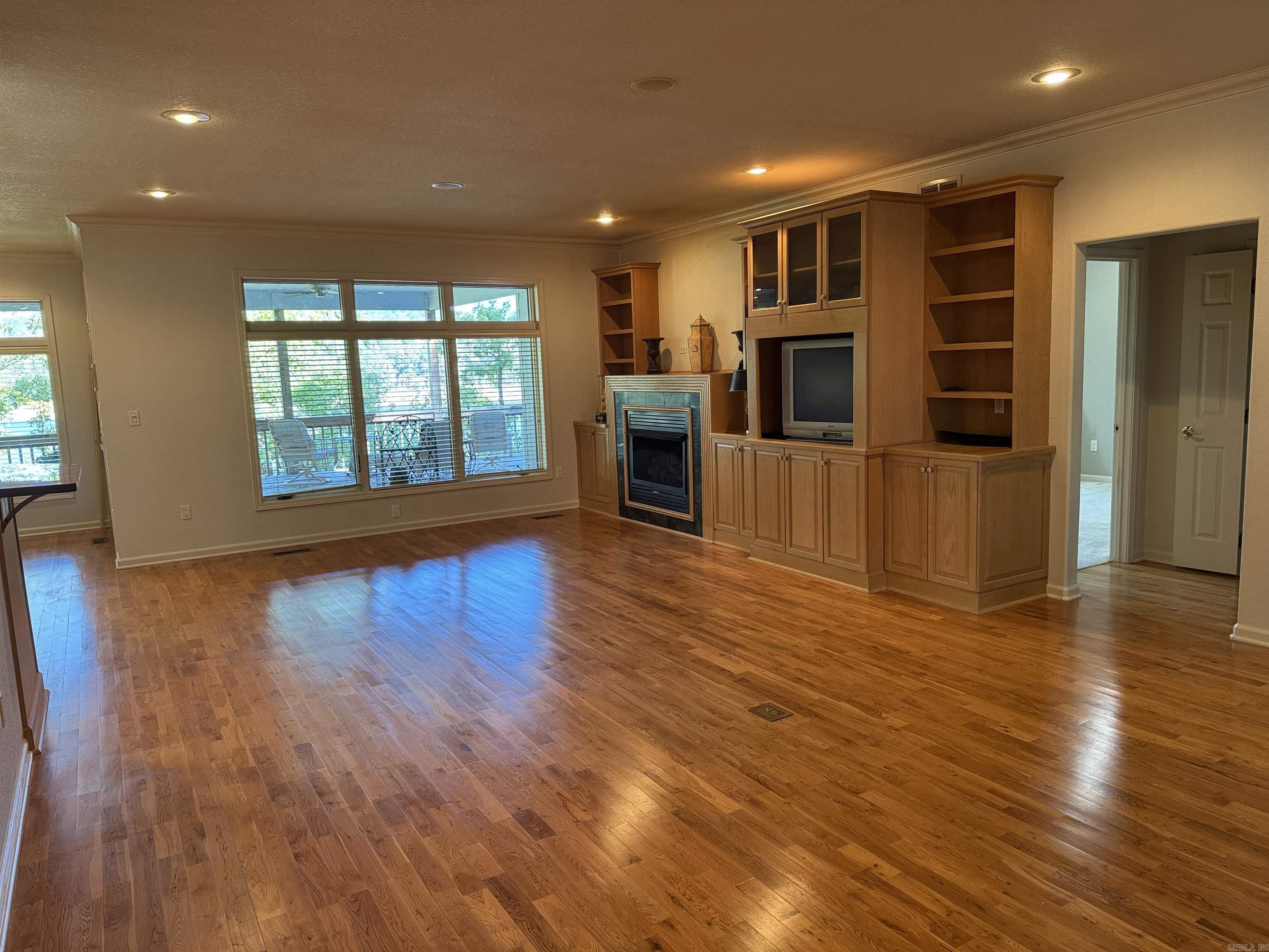 650 Davidson Circle Greers Ferry, AR 72067