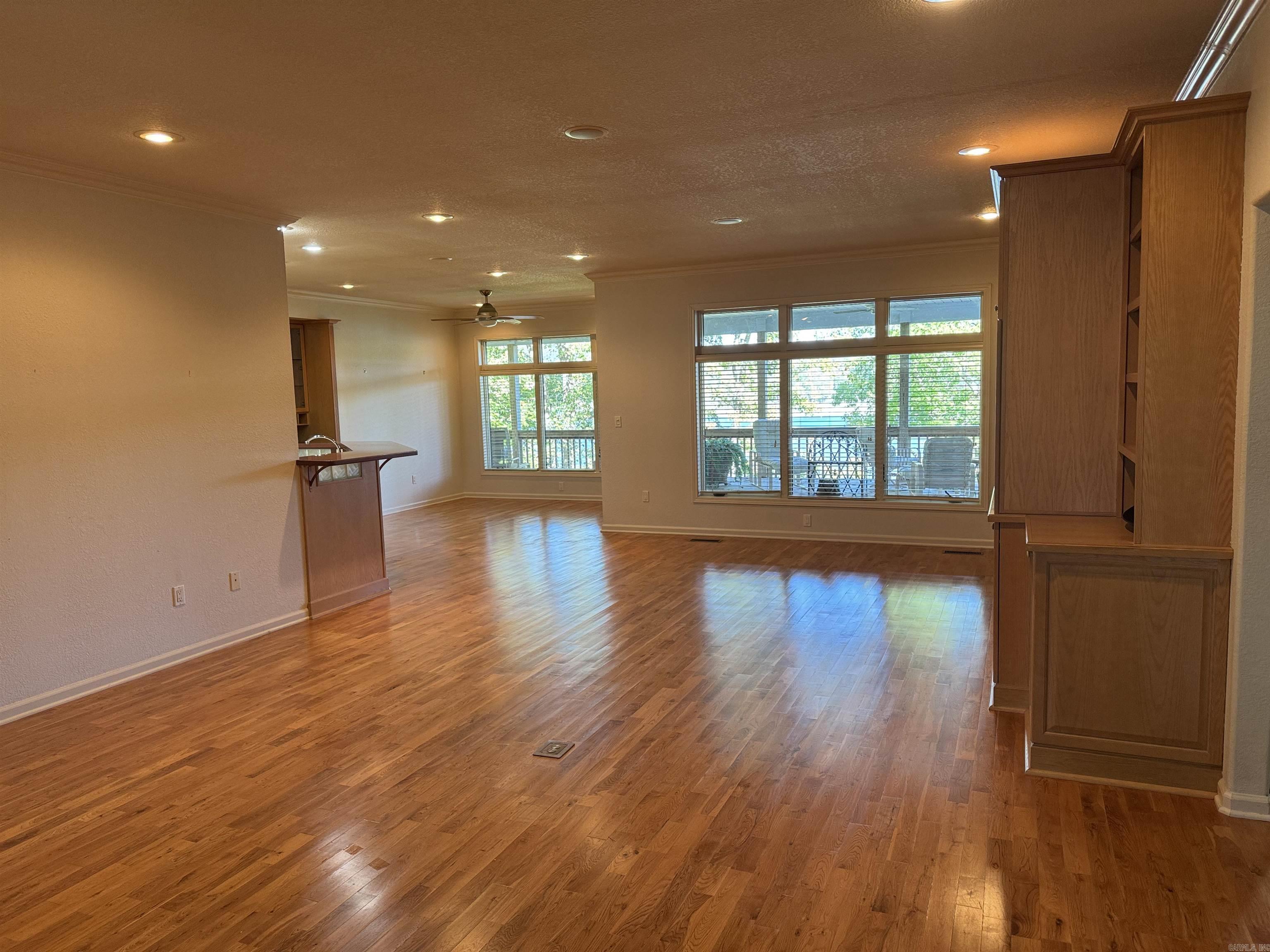 650 Davidson Circle Greers Ferry, AR 72067