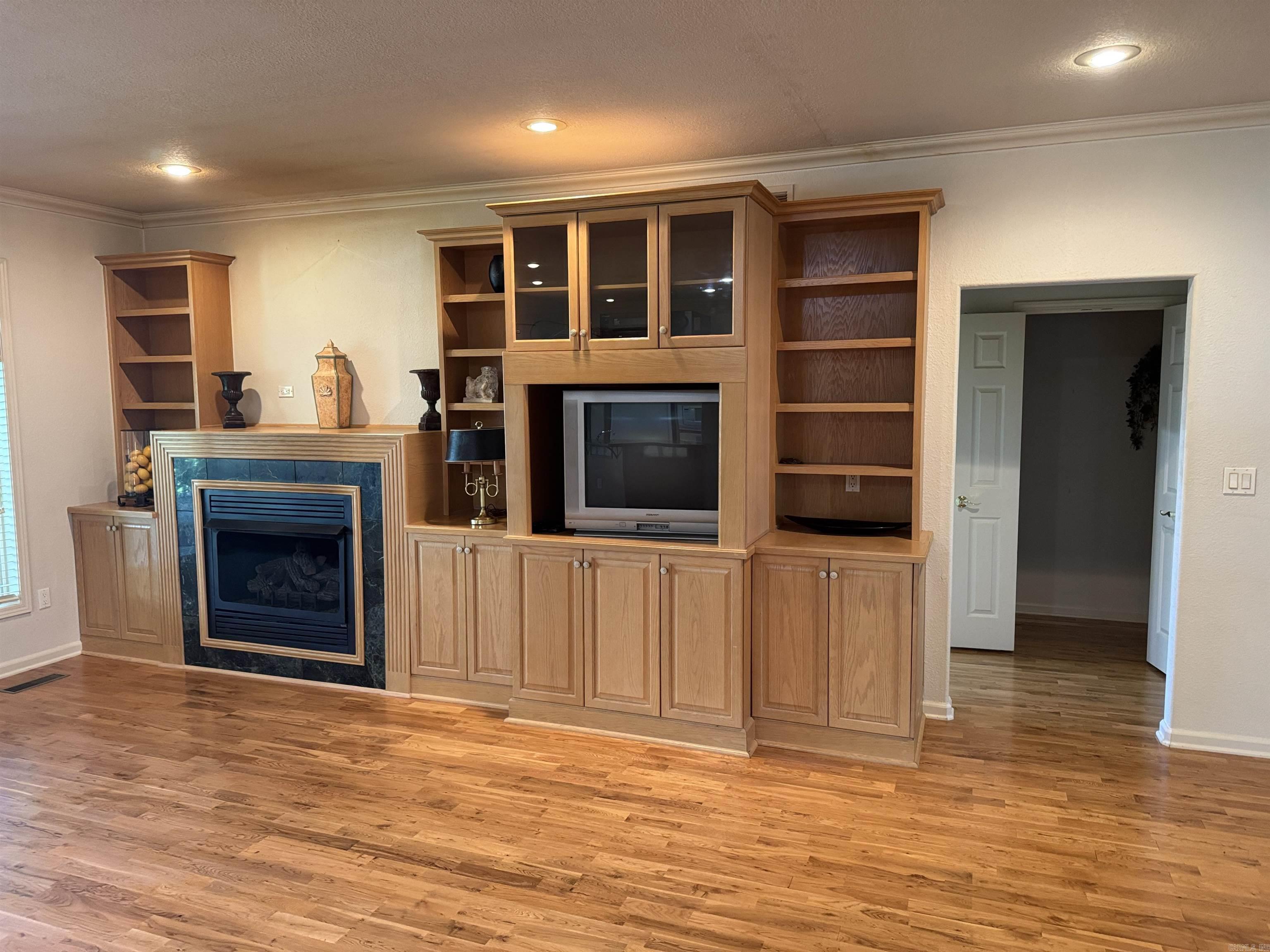 650 Davidson Circle Greers Ferry, AR 72067