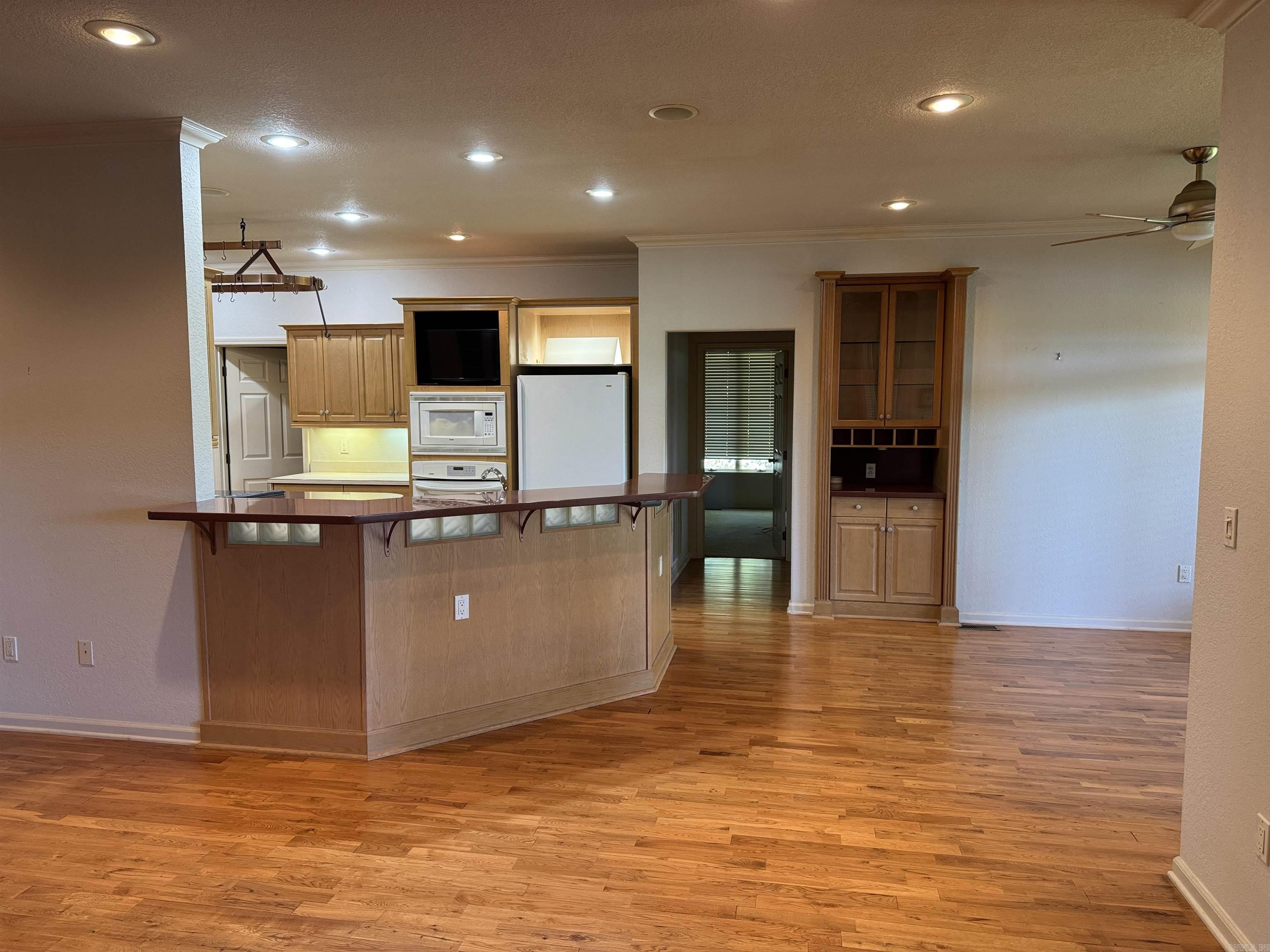 650 Davidson Circle Greers Ferry, AR 72067