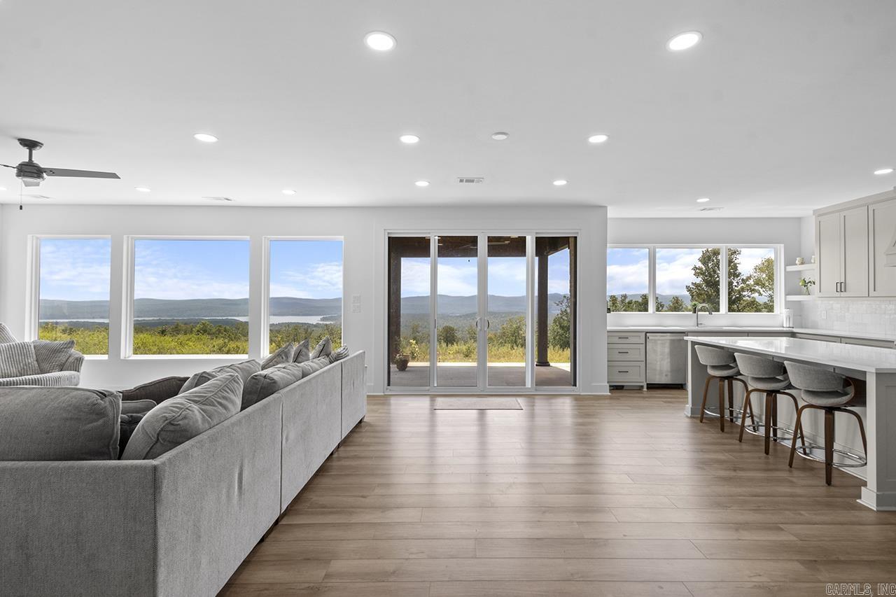 34405 Lakeview West  Roland, AR