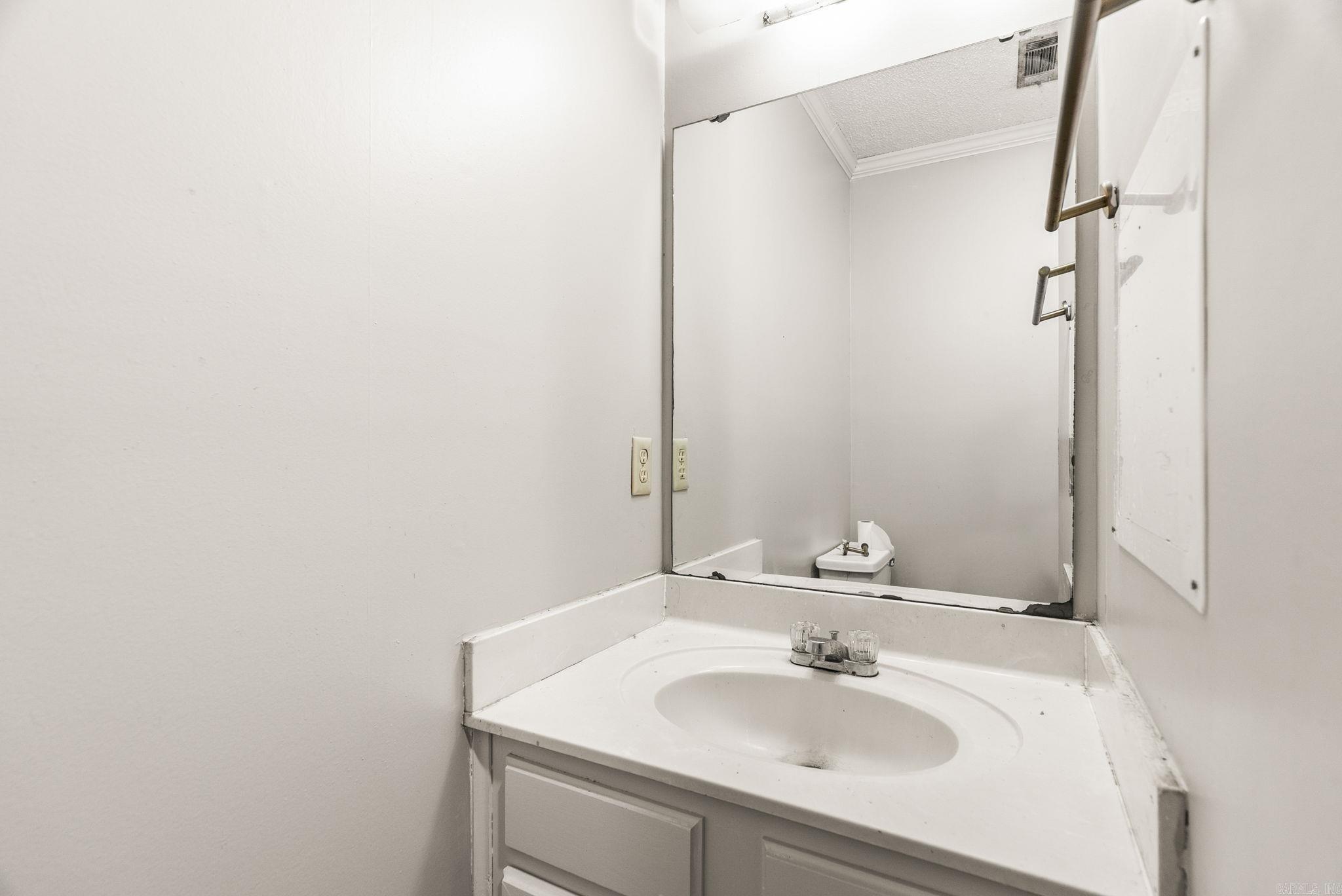 19 Oak Forest  Maumelle, AR