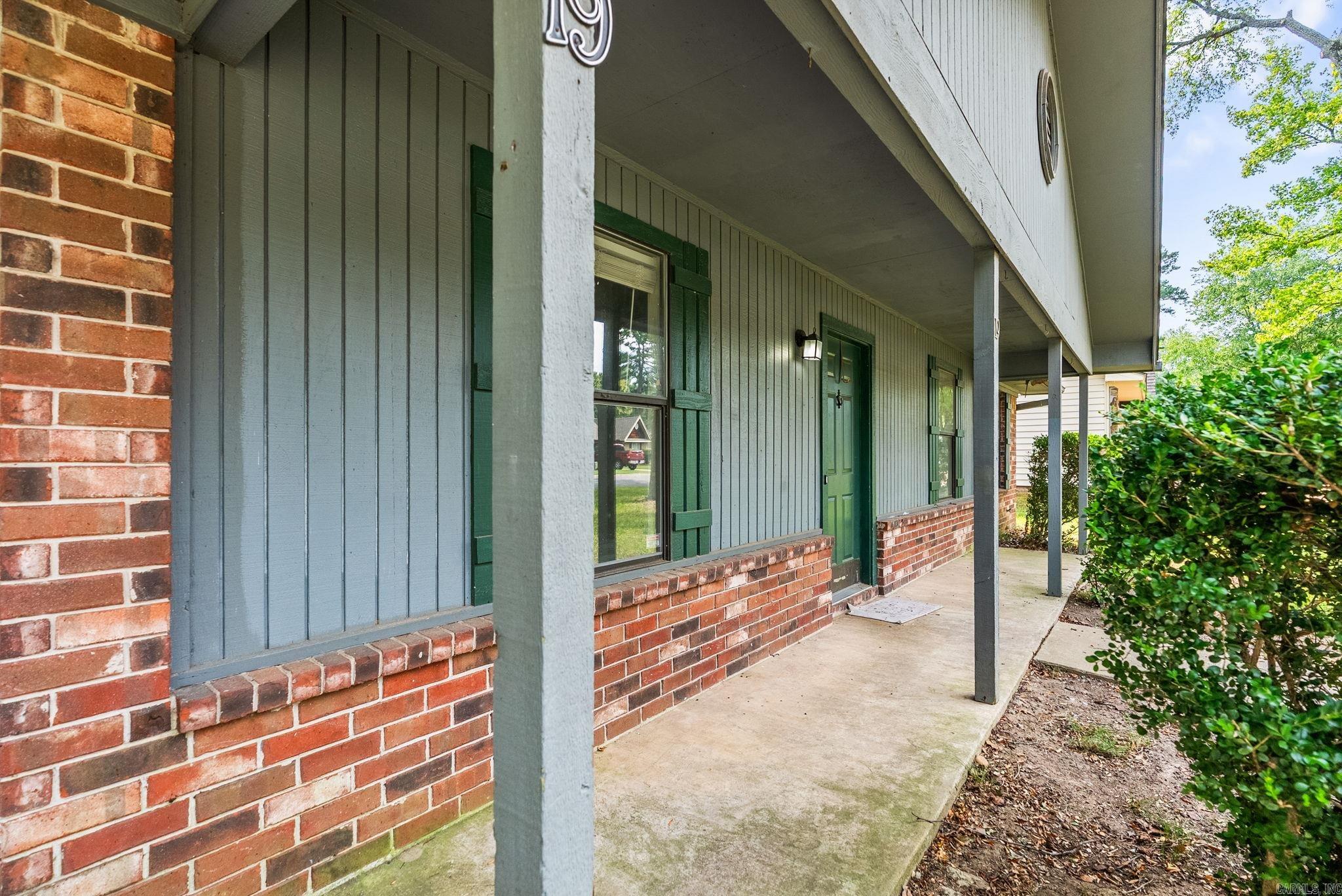 19 Oak Forest  Maumelle, AR