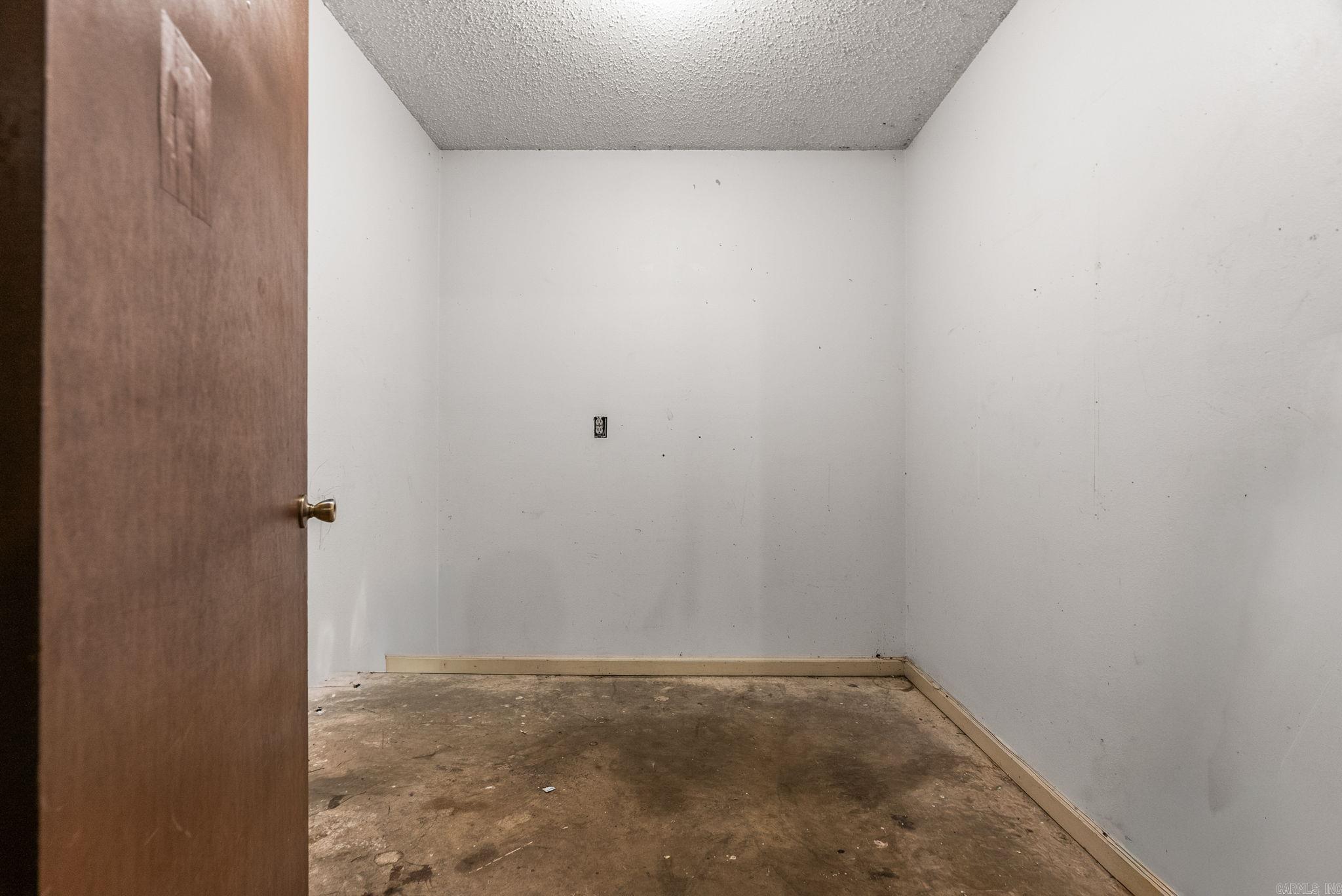 19 Oak Forest  Maumelle, AR