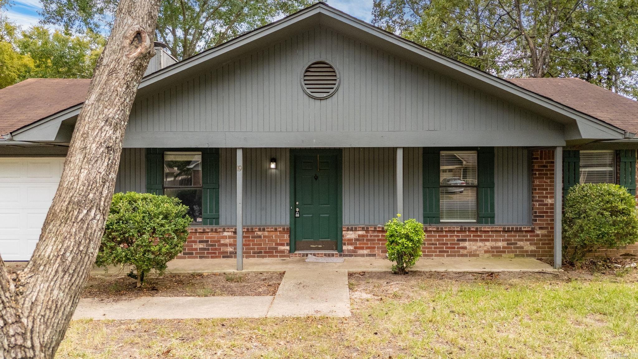 19 Oak Forest  Maumelle, AR