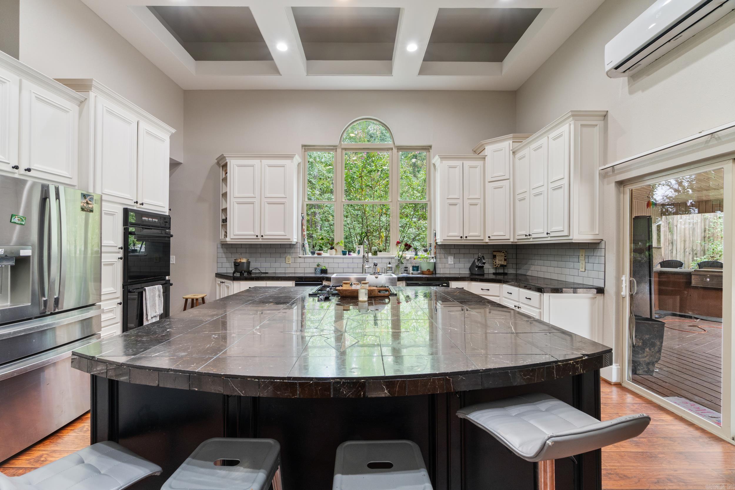 1045 Scarlett  Bauxite, AR