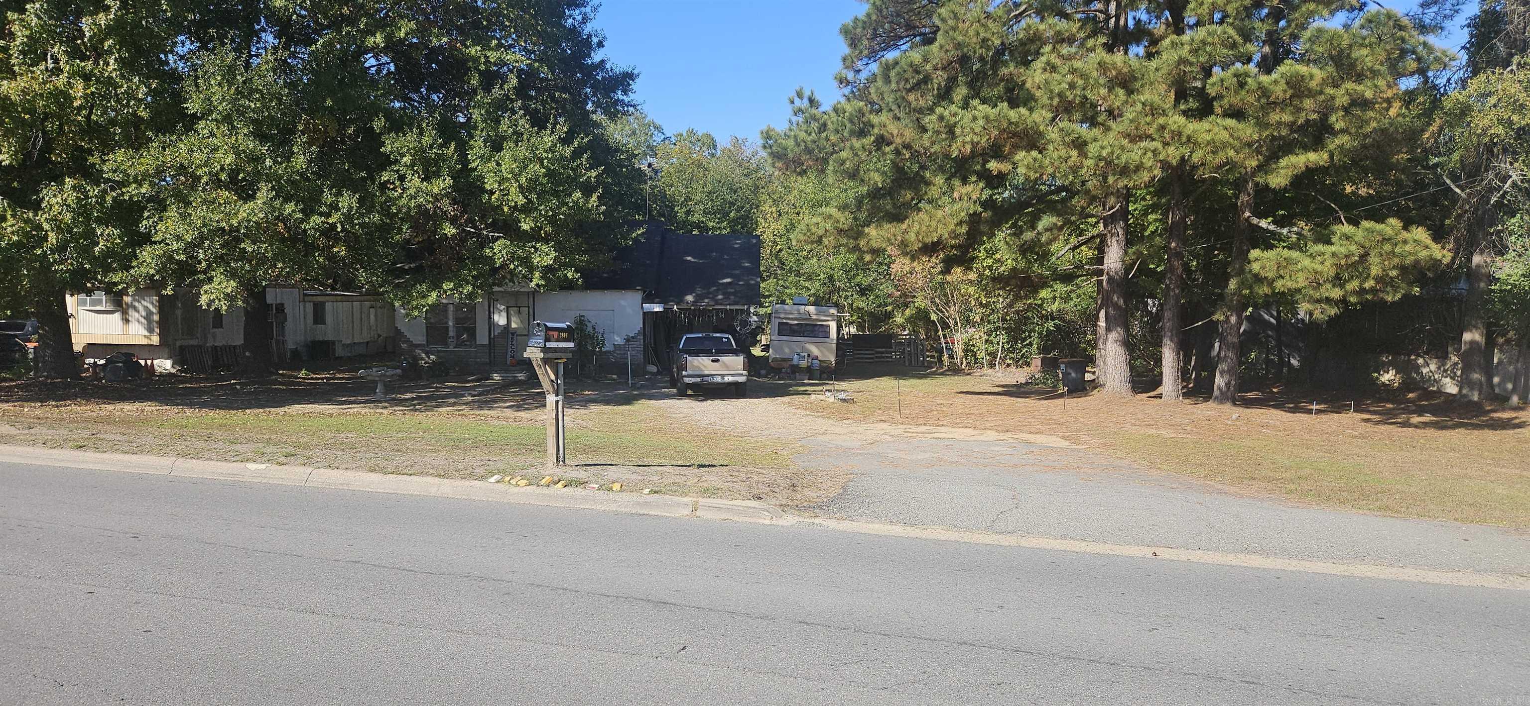 2806 S Camden  Pine Bluff, AR