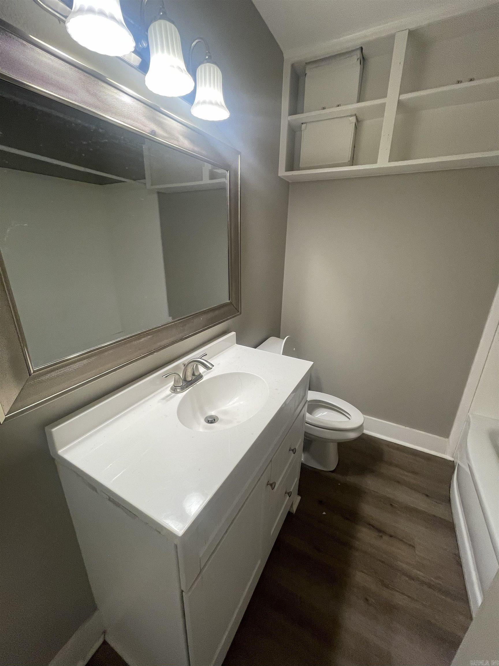 1834 Johnston Conway, AR 72034