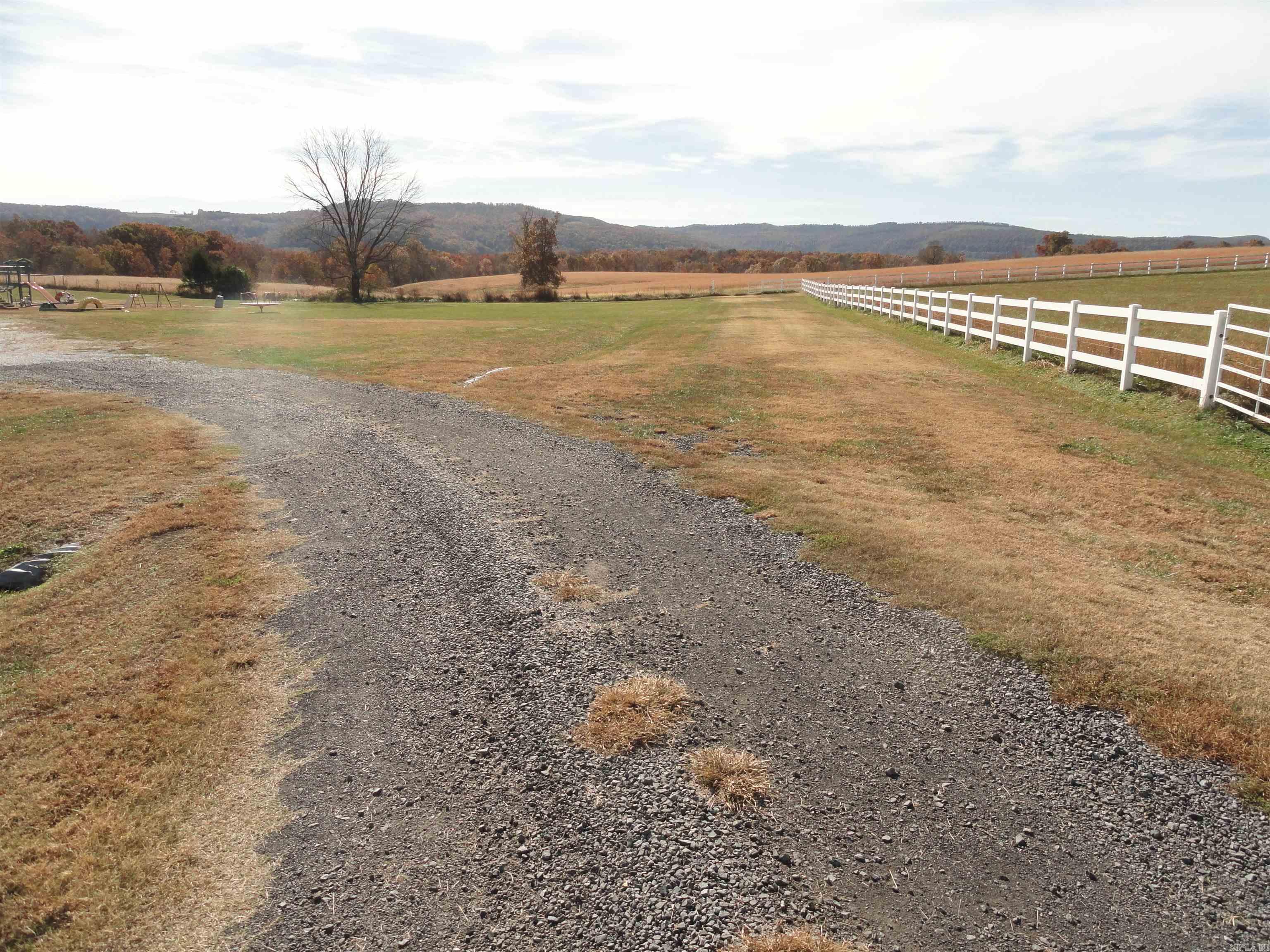 224 Mills Lane Marshall, AR 72650