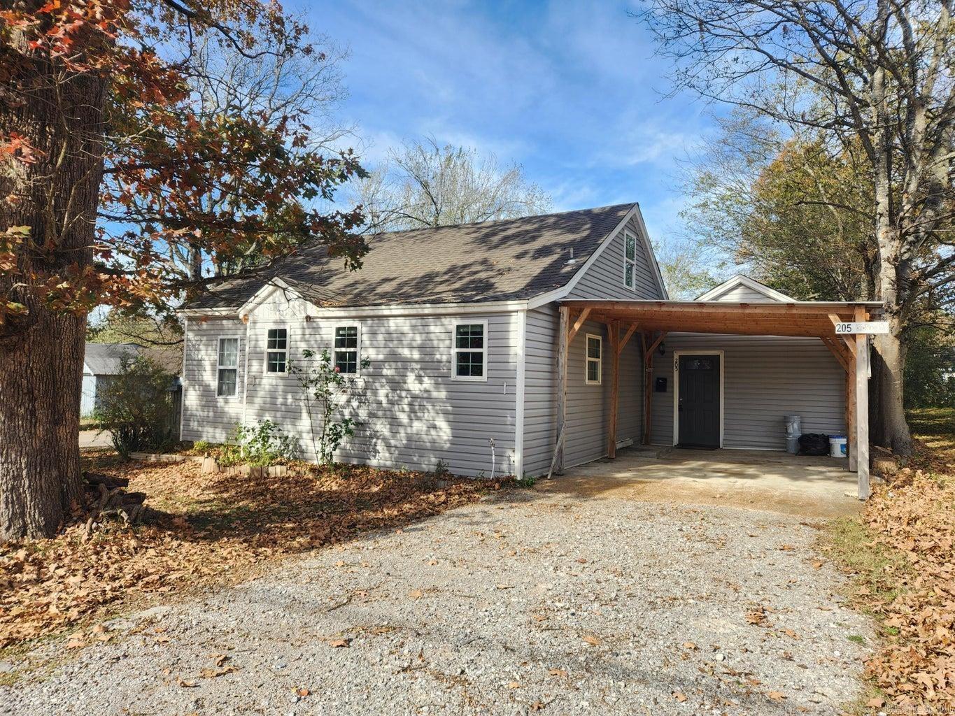 205 E Pine  Batesville, AR