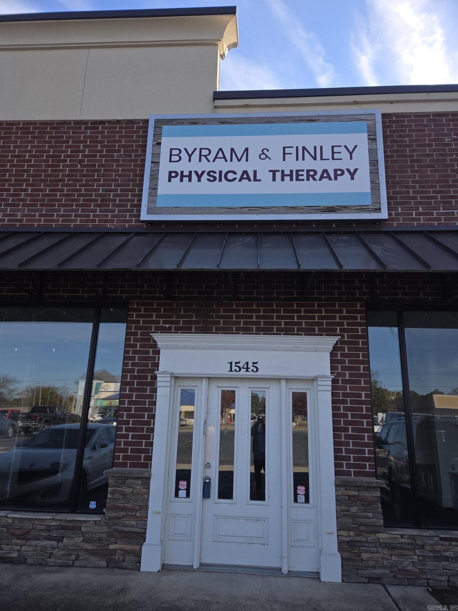 1545 E Race  Searcy, AR