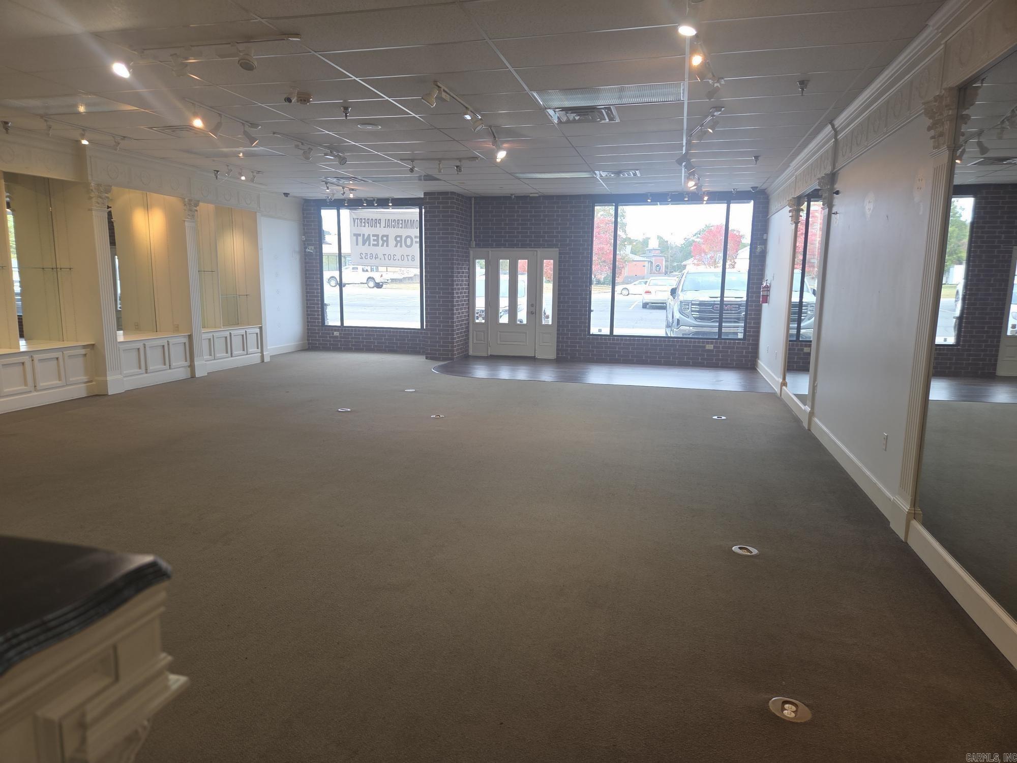 1545 E Race  Searcy, AR