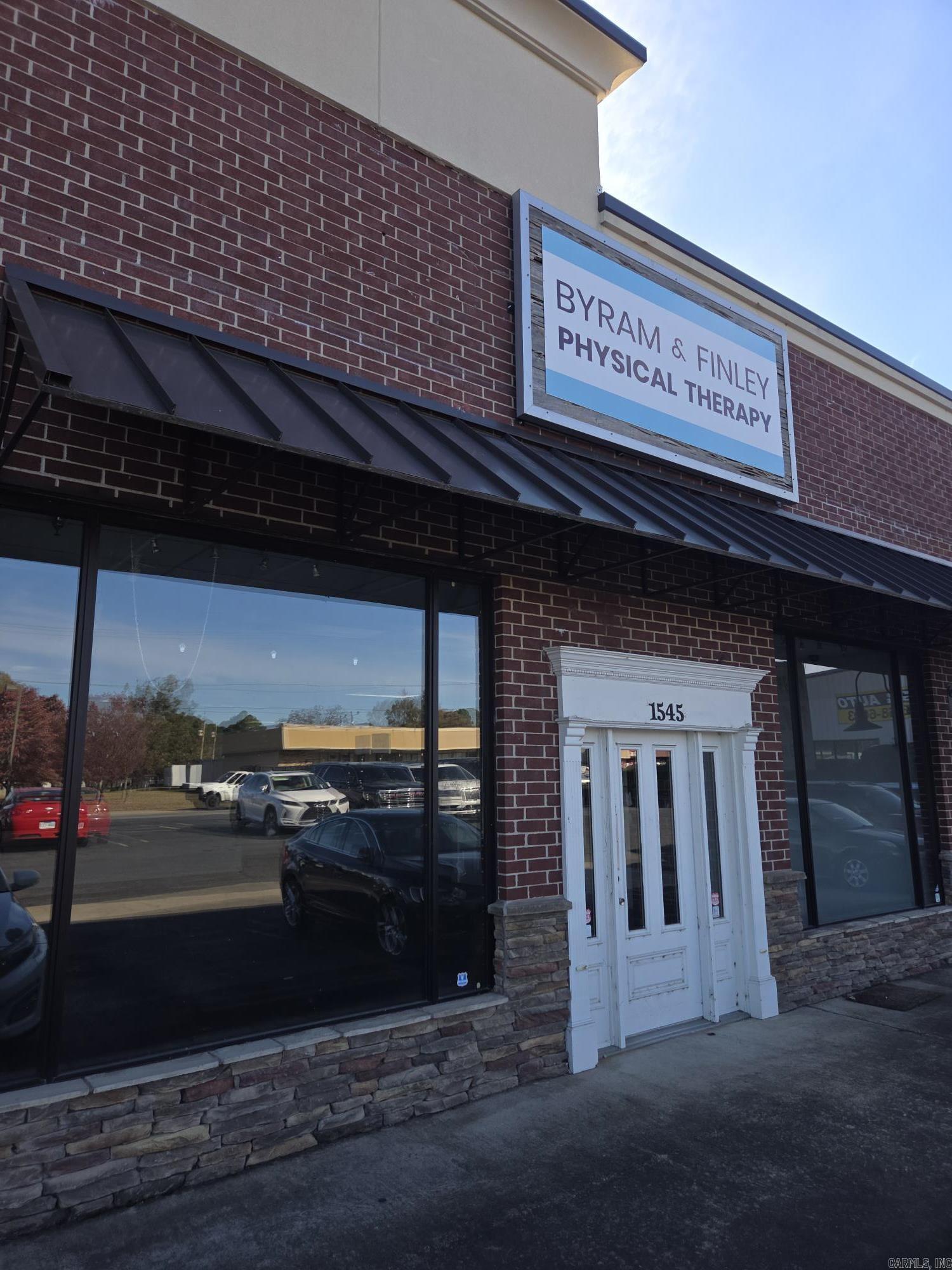 1545 E Race  Searcy, AR