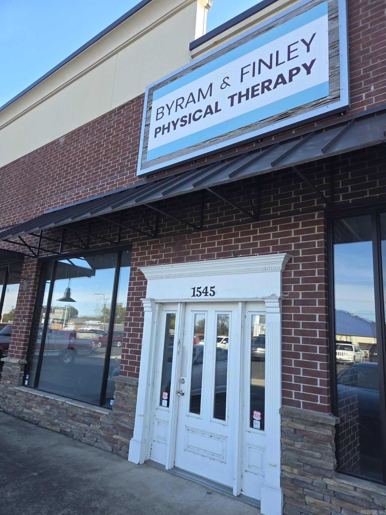 1545 E Race  Searcy, AR