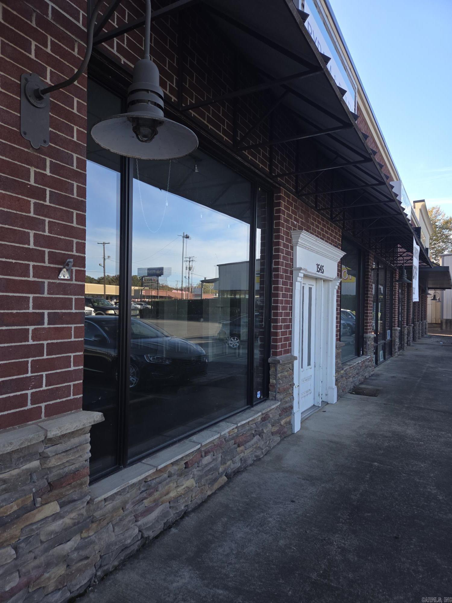 1545 E Race  Searcy, AR