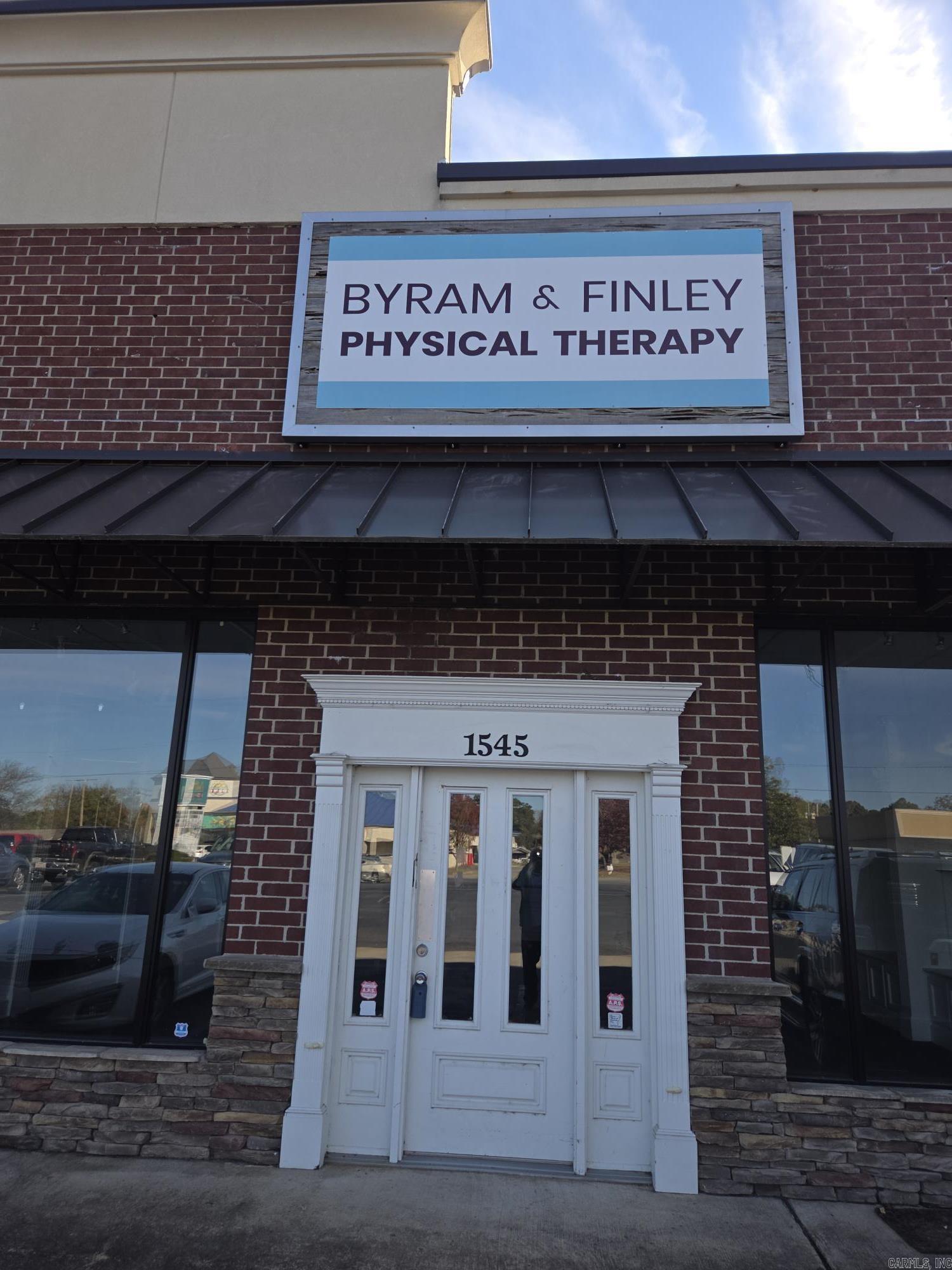 1545 E Race  Searcy, AR