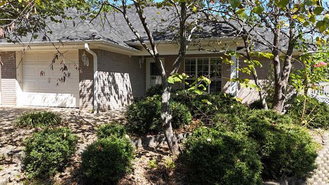 105  Dogwood  Mena, AR