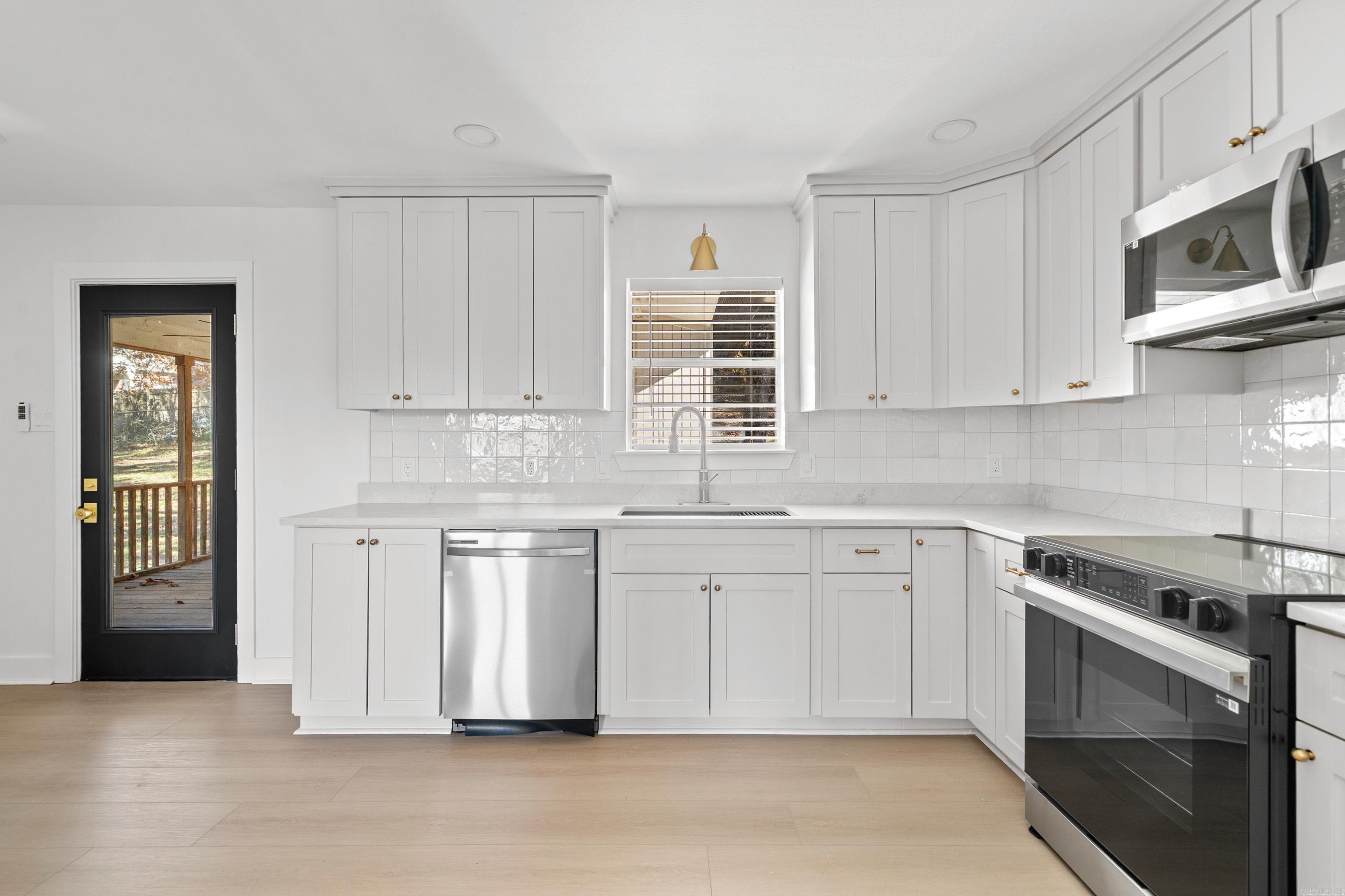 10 Castle Hill Court Little Rock, AR 72227