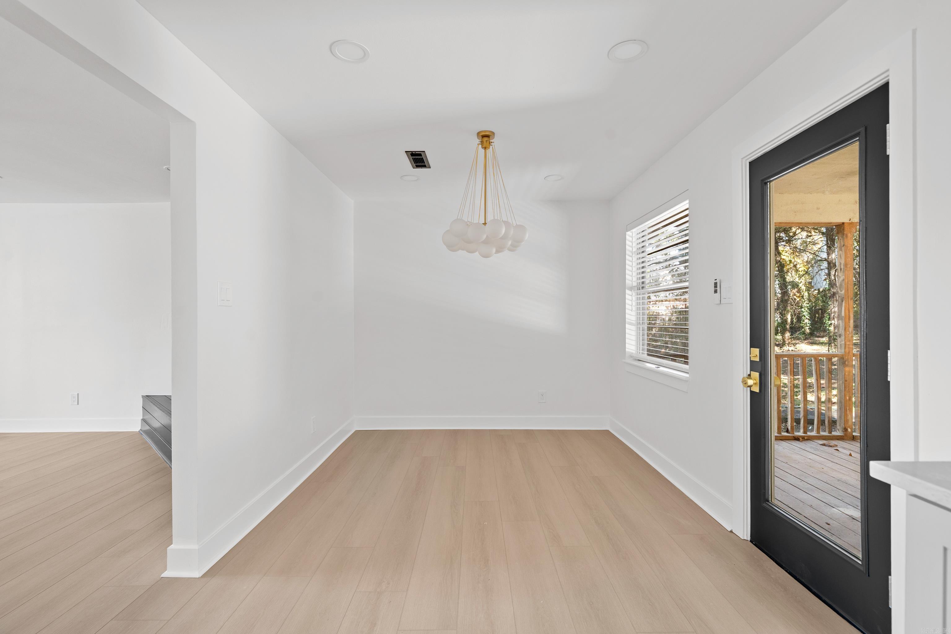 10 Castle Hill Court Little Rock, AR 72227