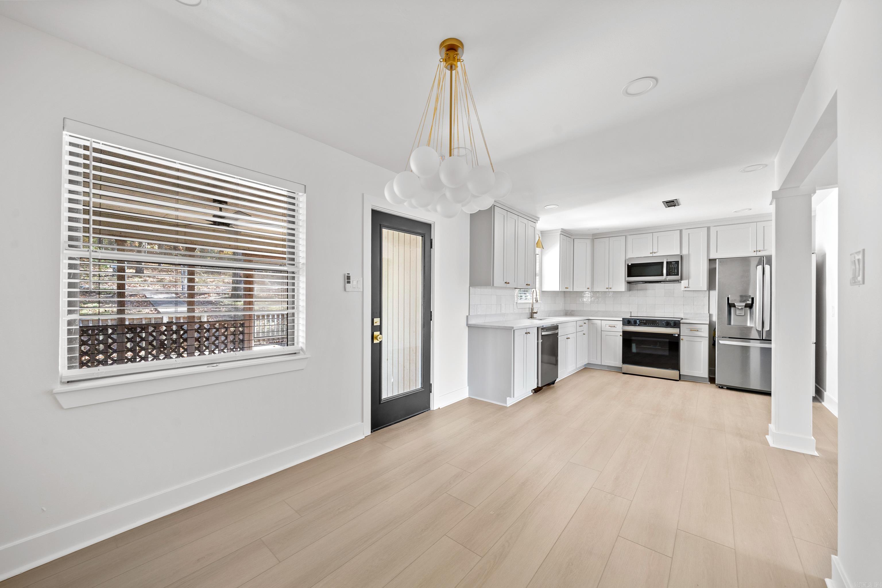 10 Castle Hill Court Little Rock, AR 72227