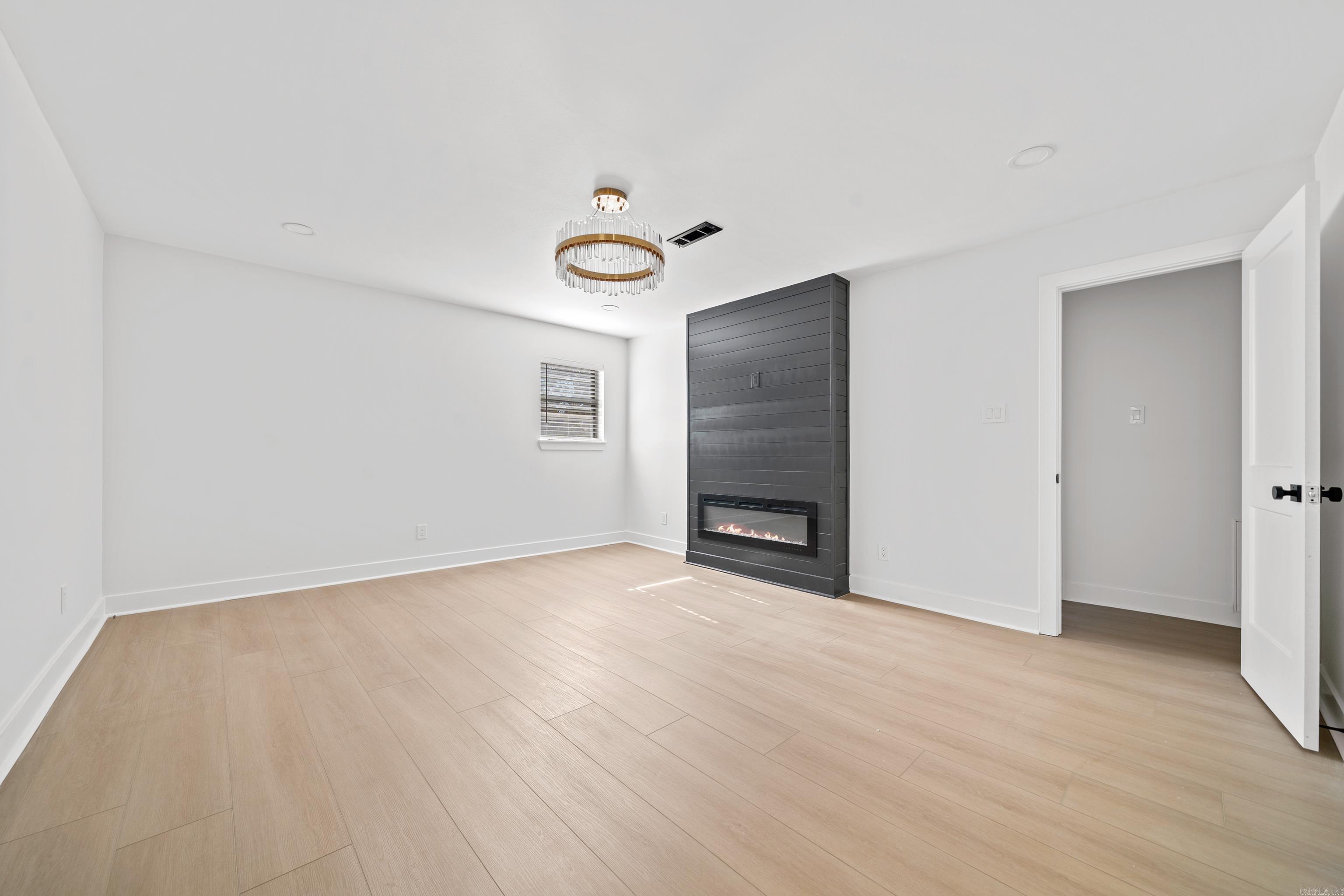 10 Castle Hill Court Little Rock, AR 72227