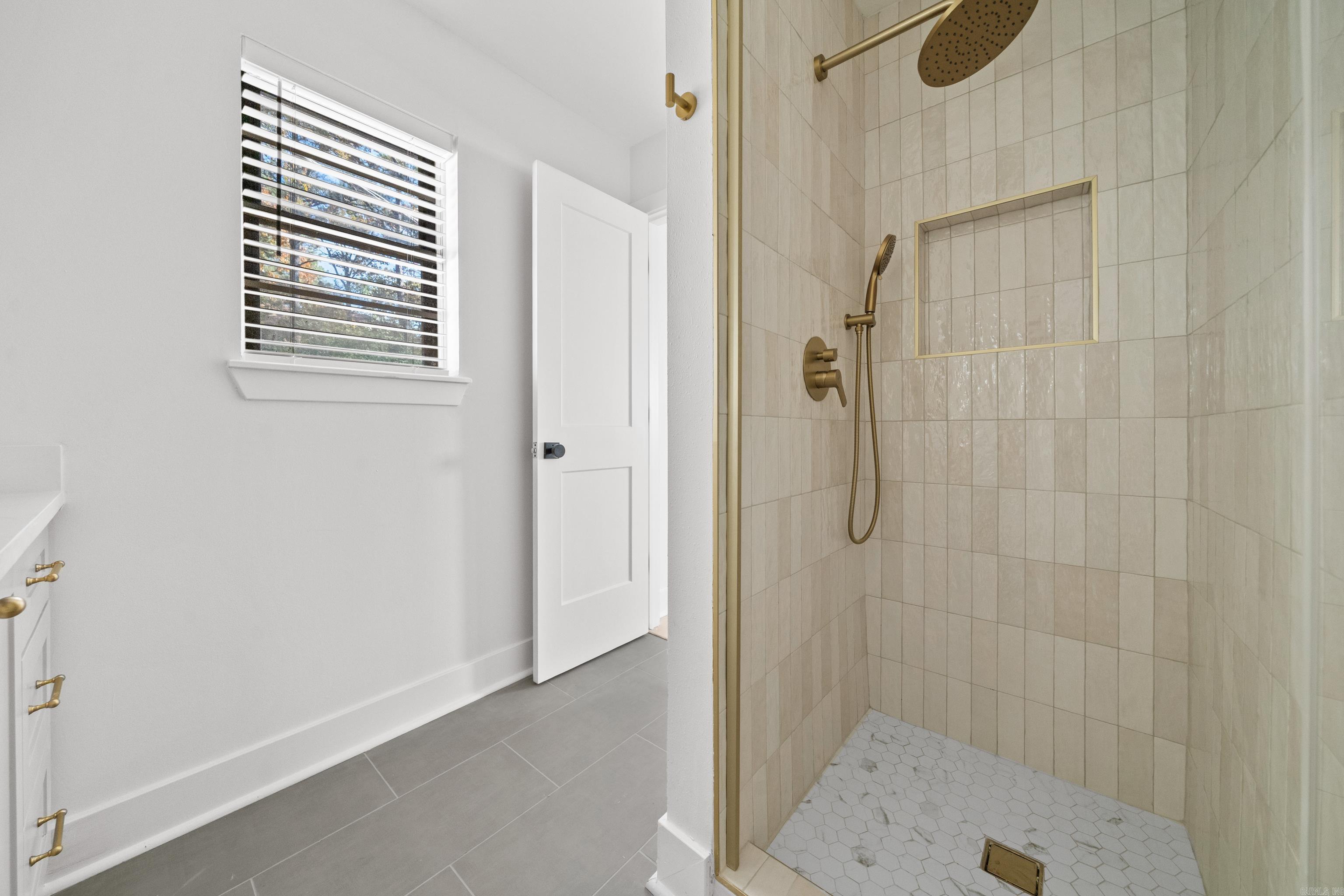 10 Castle Hill Court Little Rock, AR 72227