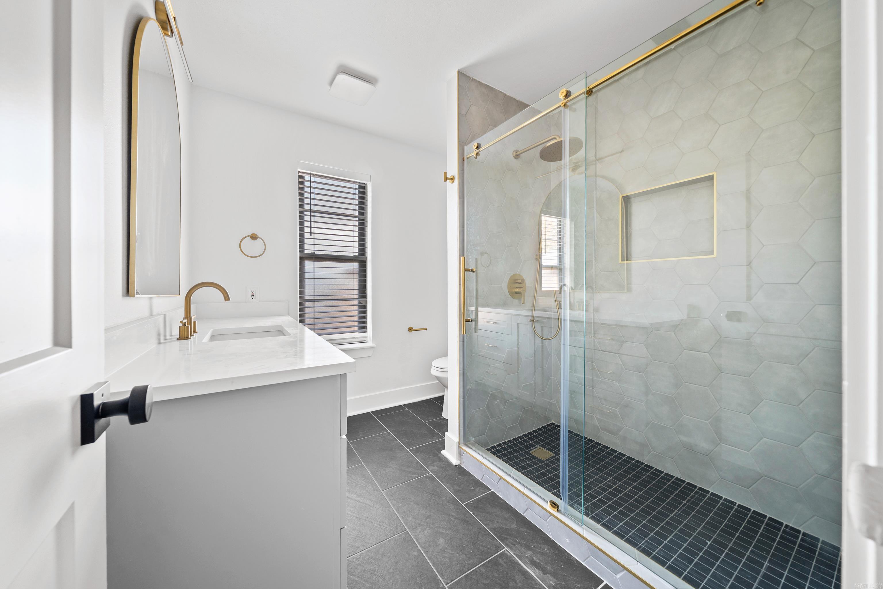 10 Castle Hill Court Little Rock, AR 72227