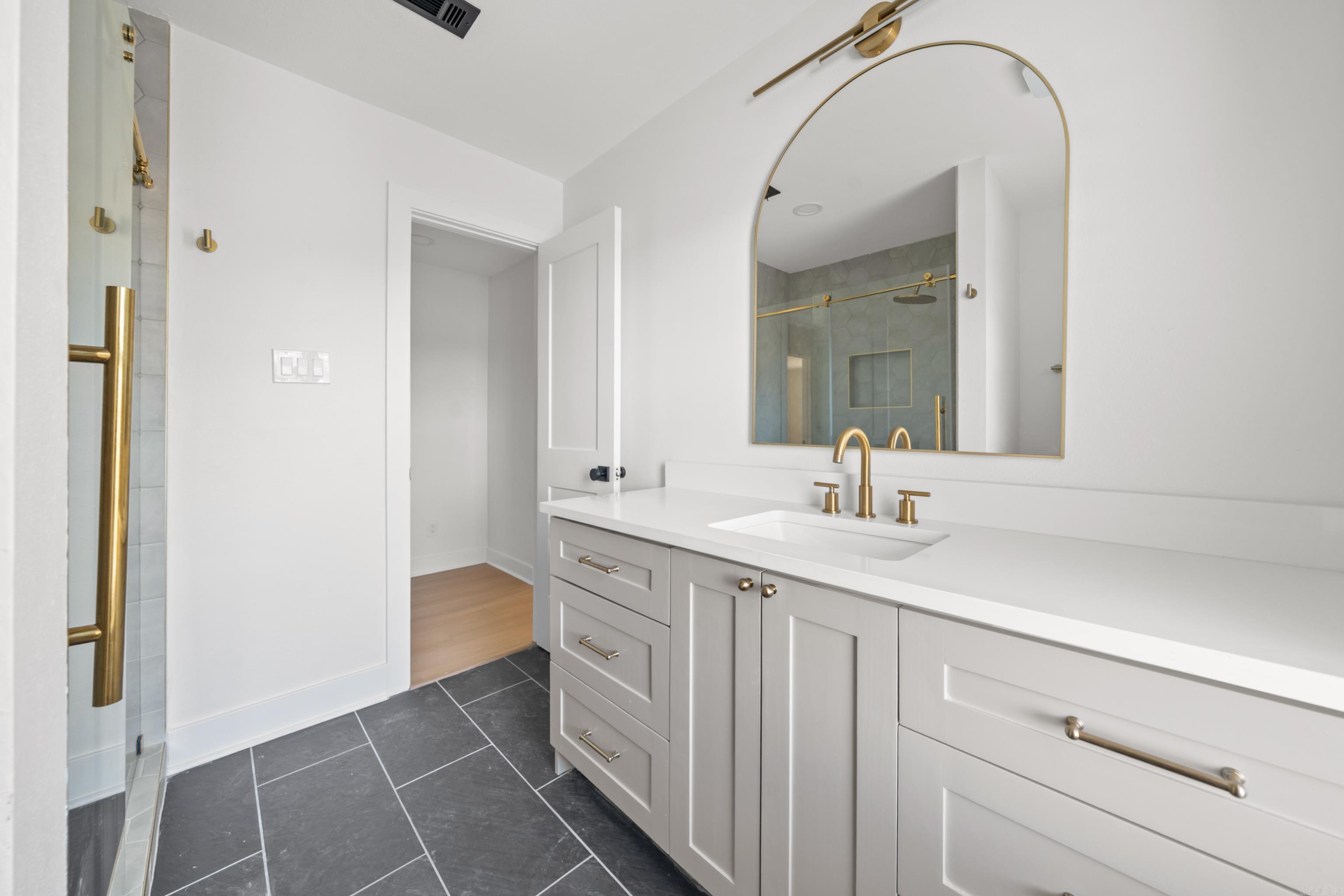 10 Castle Hill Court Little Rock, AR 72227