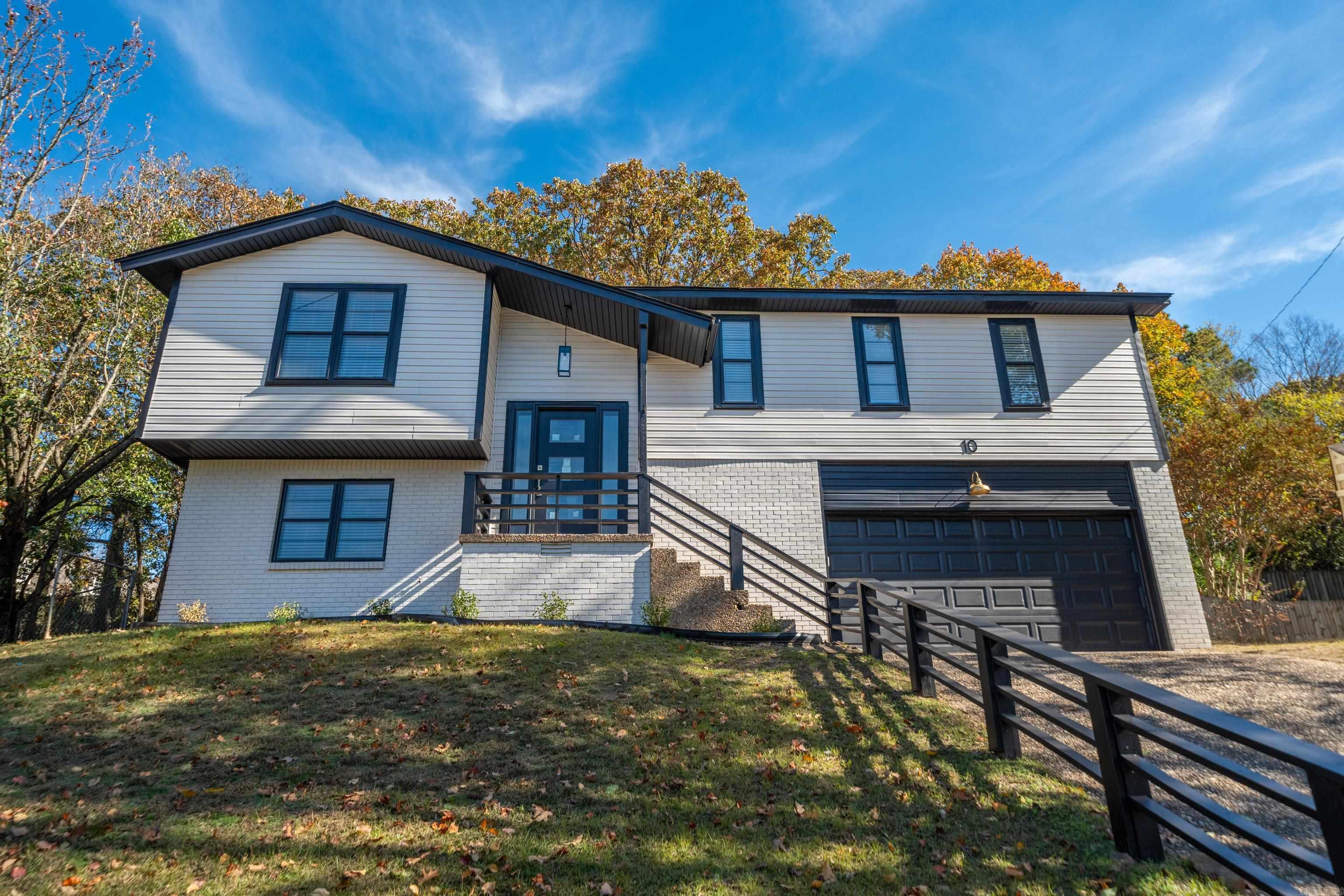 10 Castle Hill Court Little Rock, AR 72227