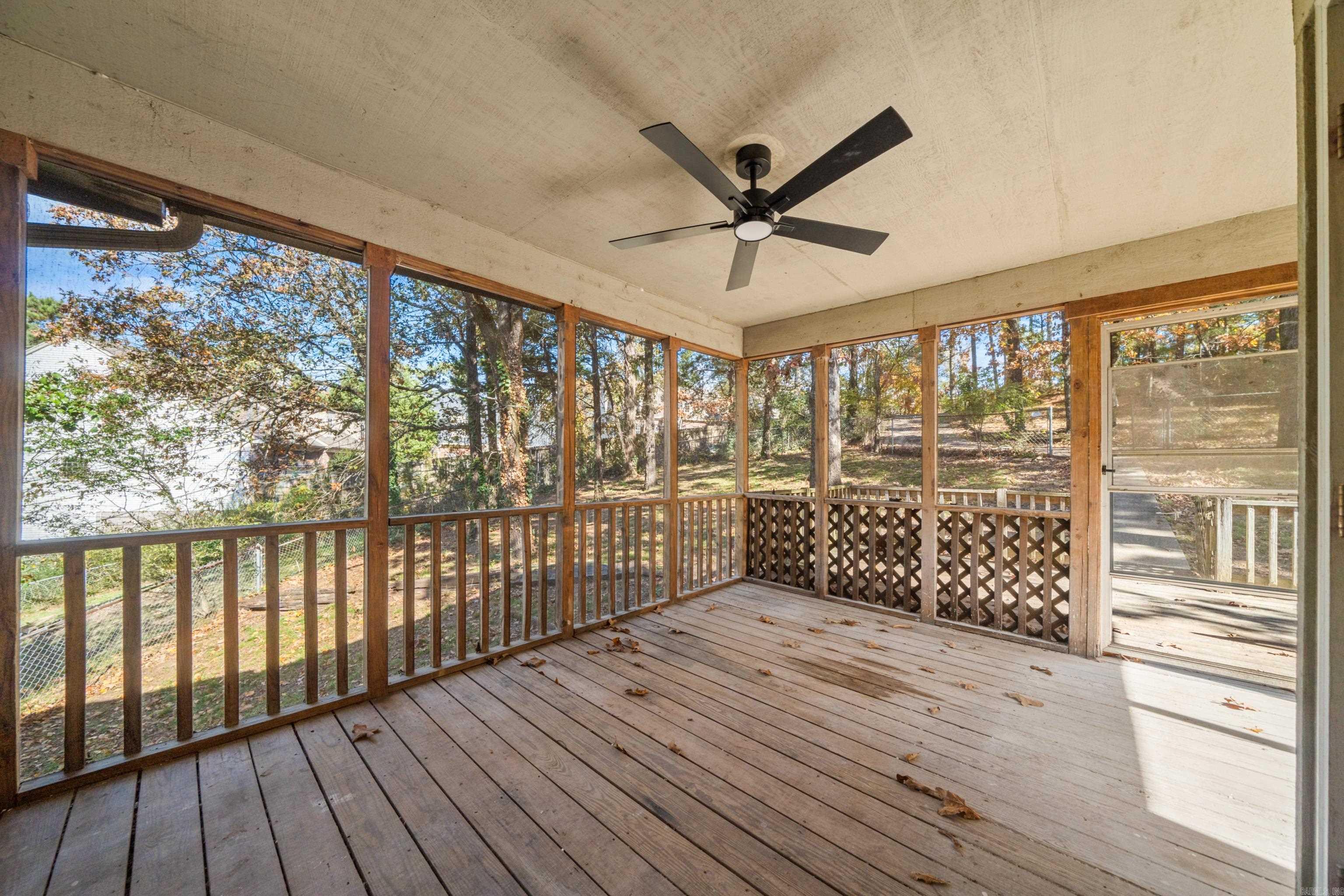 10 Castle Hill Court Little Rock, AR 72227