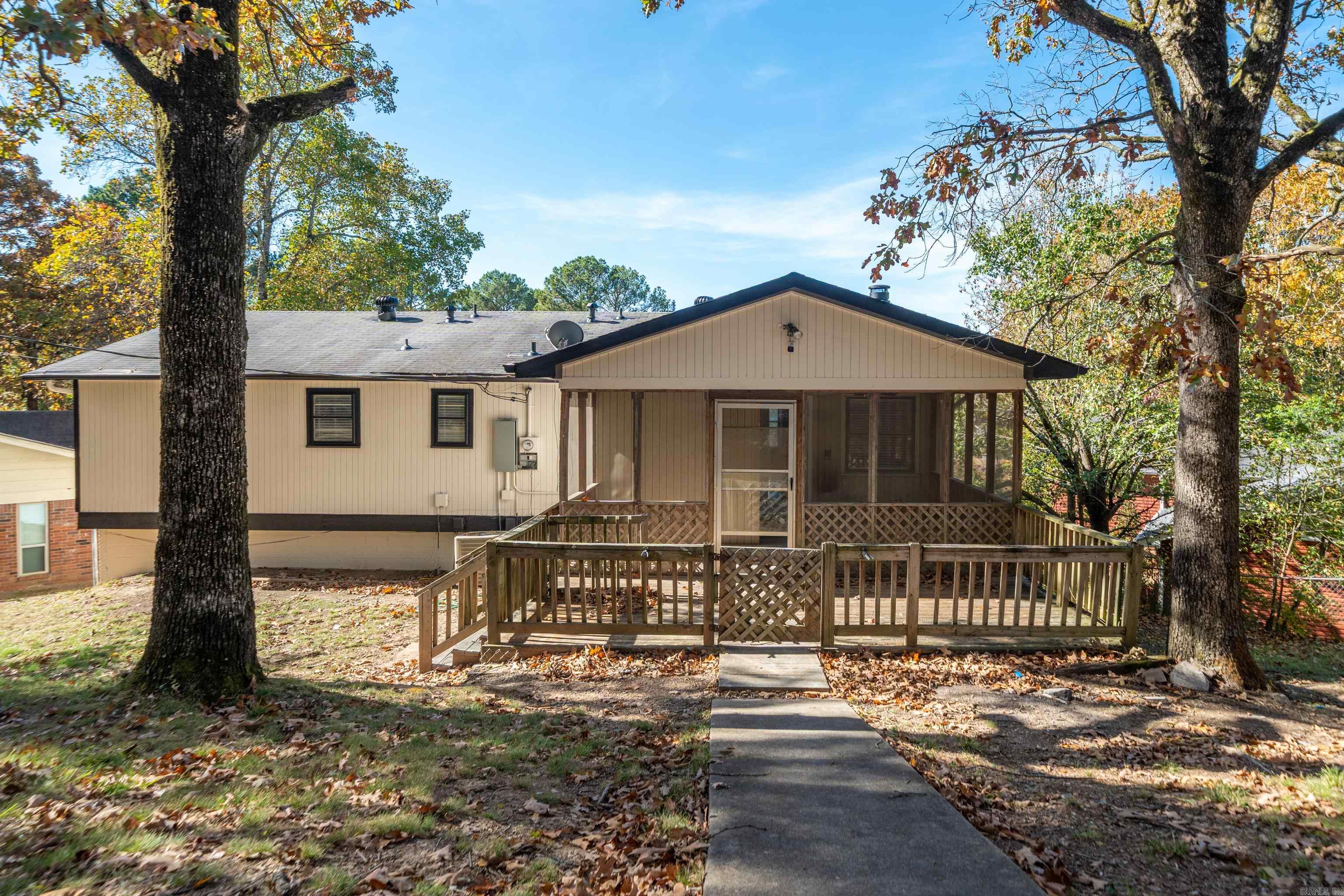 10 Castle Hill Court Little Rock, AR 72227