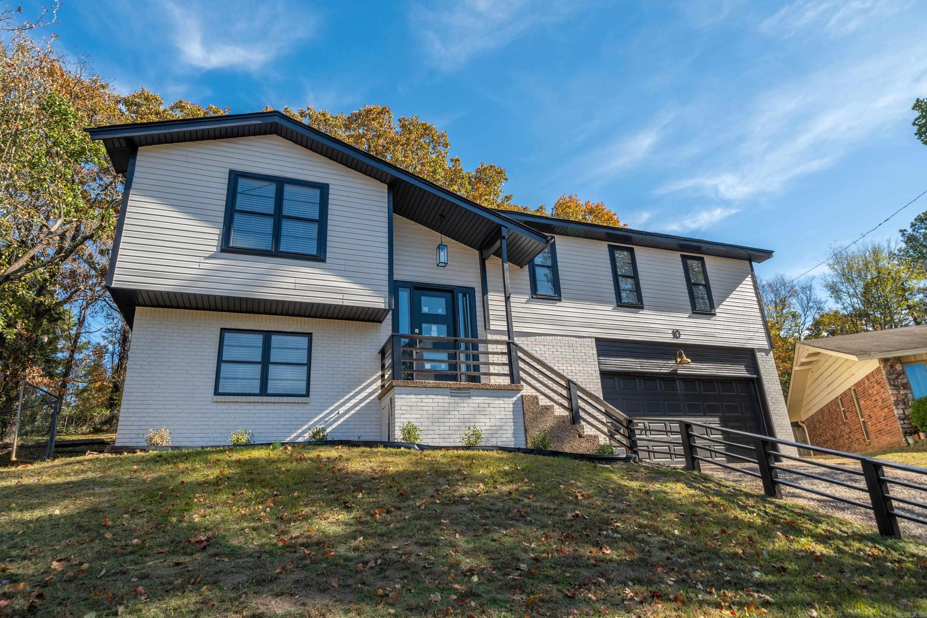 10 Castle Hill Court Little Rock, AR 72227