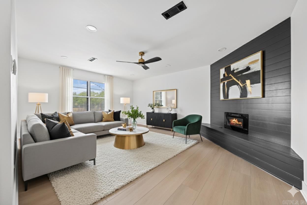 10 Castle Hill Court Little Rock, AR 72227