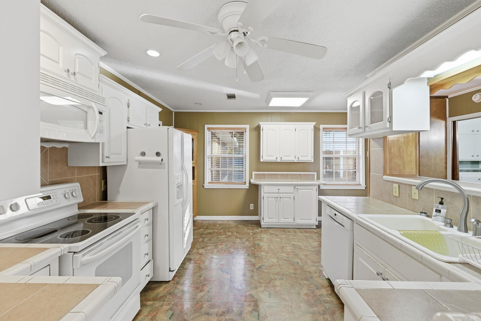 2002 W 42Nd Ave Pine Bluff, AR 71603