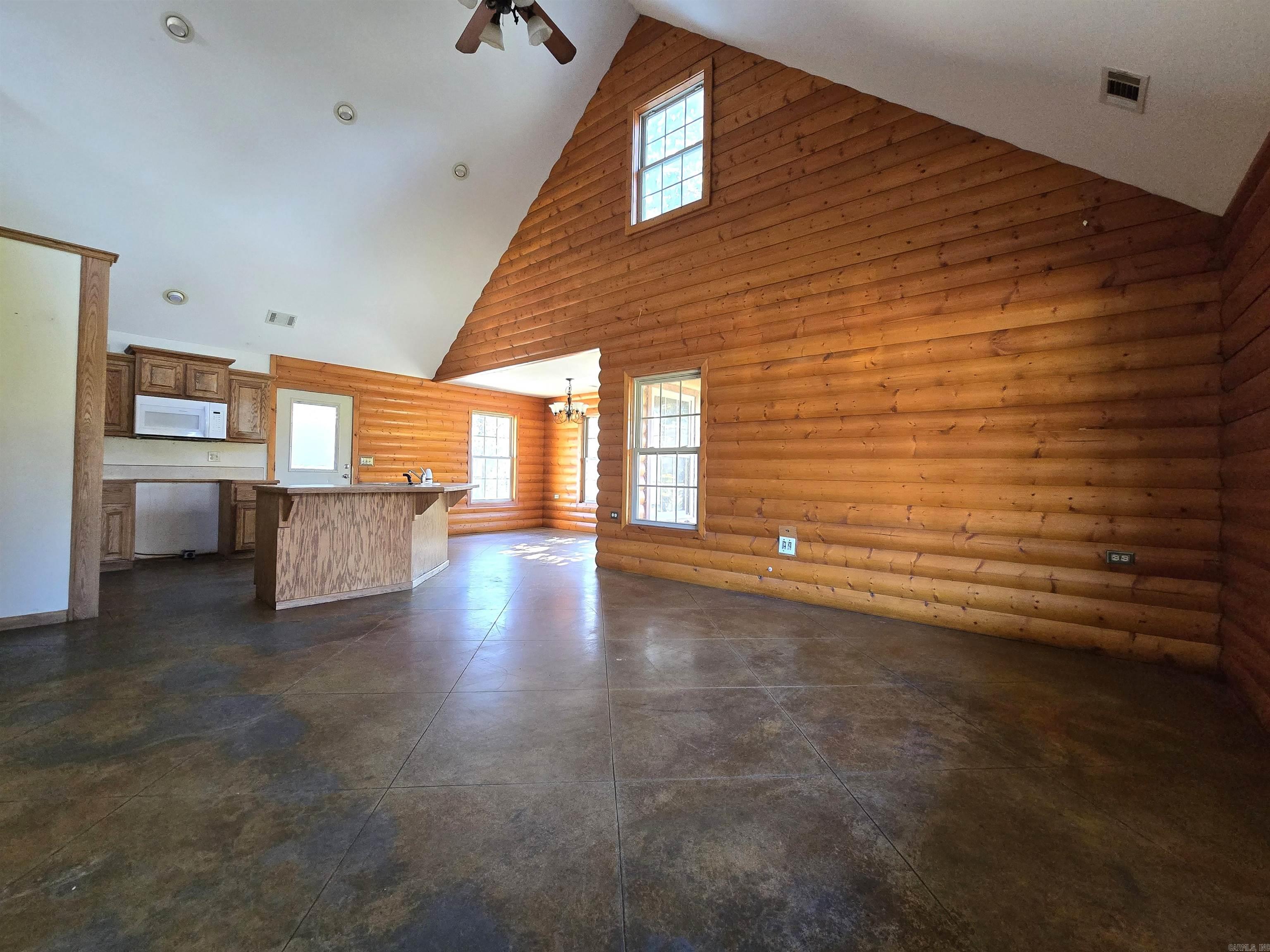 371 Mountain Trail Road Shirley, AR 72153