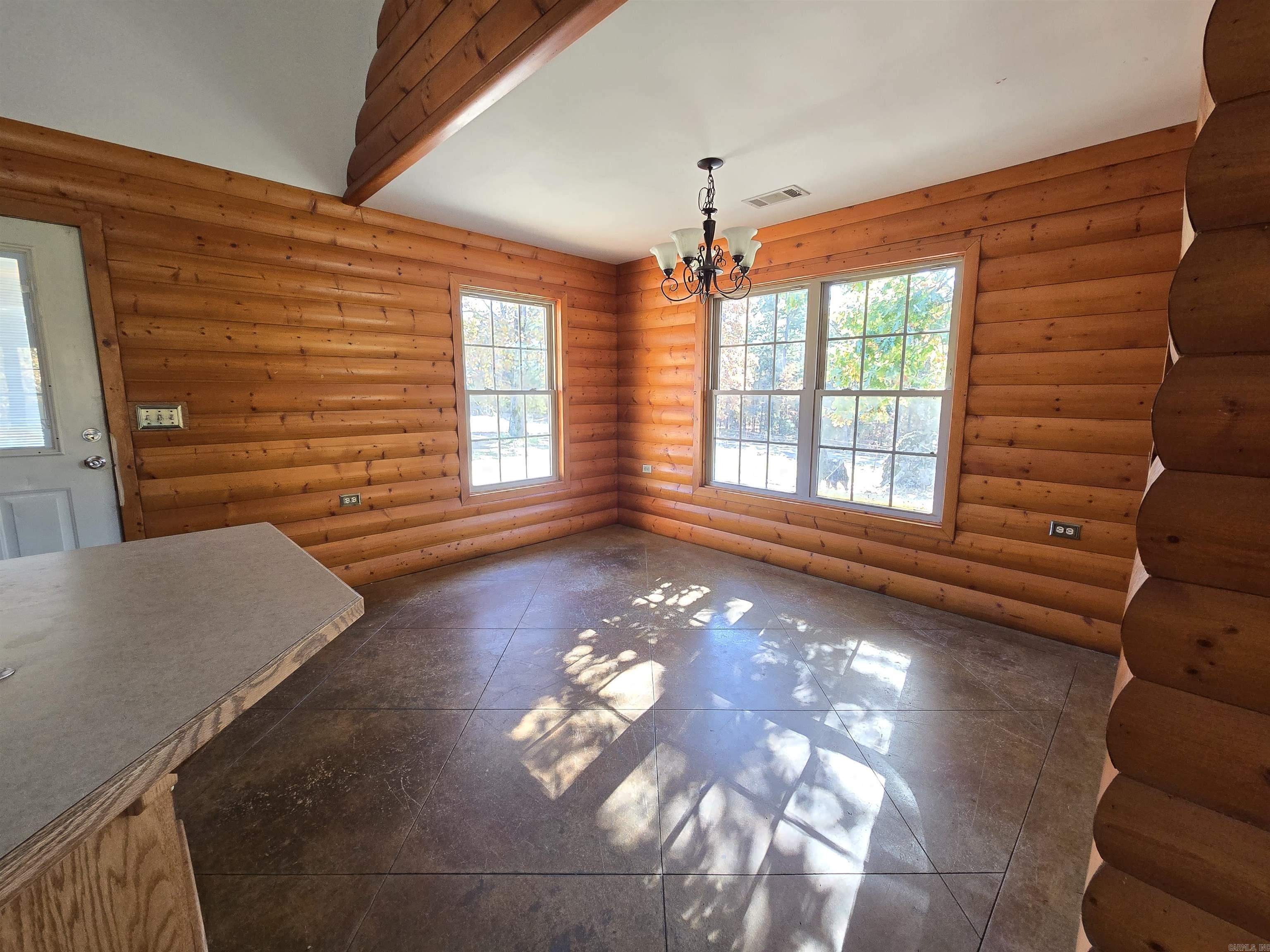 371 Mountain Trail Road Shirley, AR 72153