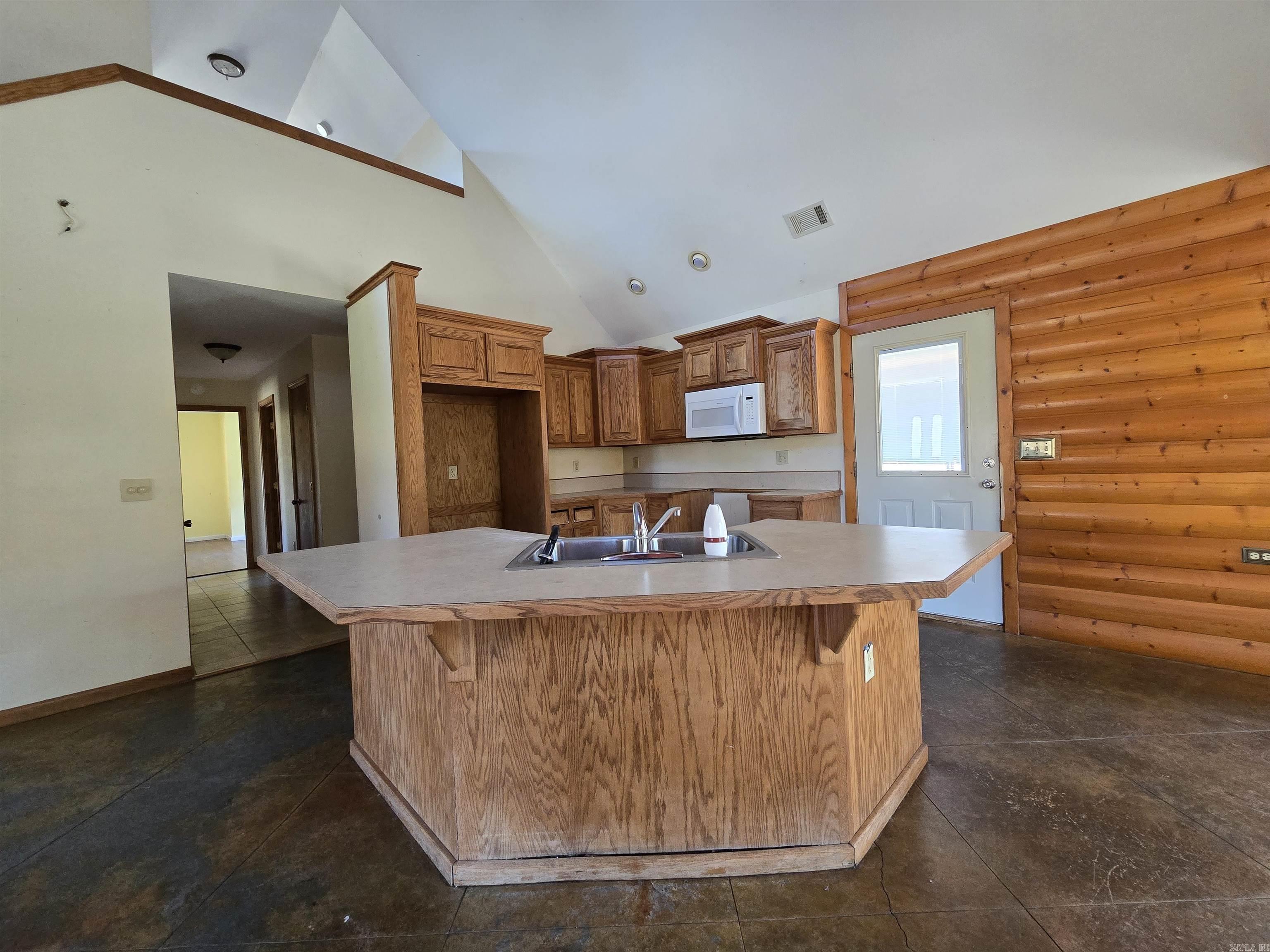 371 Mountain Trail Road Shirley, AR 72153