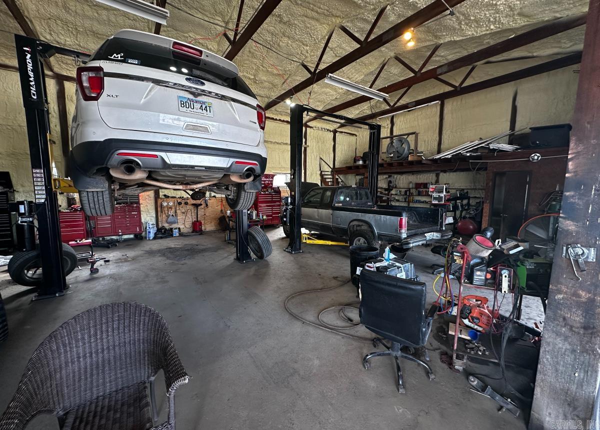 1409 E Main  Mountain View, AR