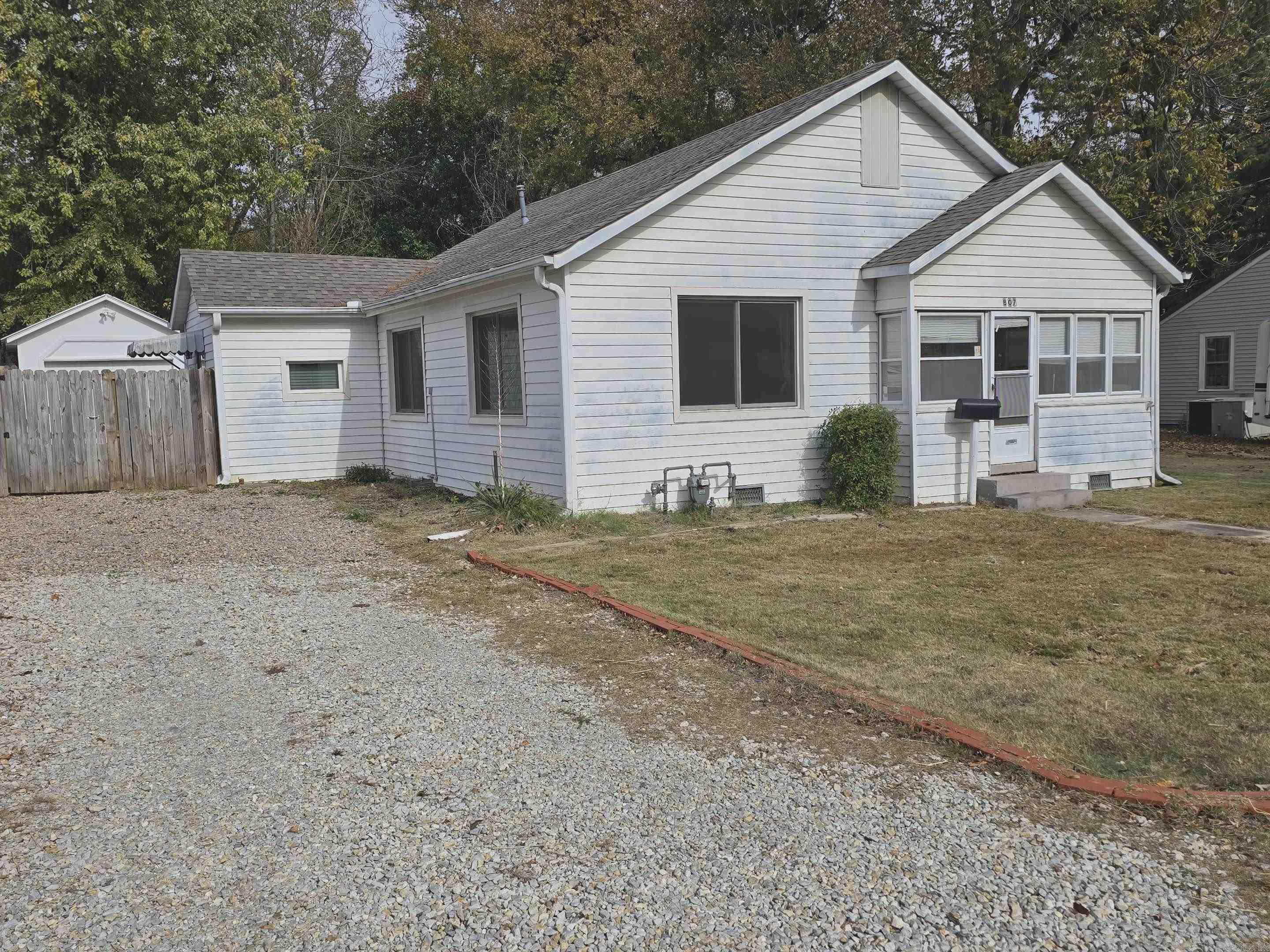 807 W Thompson  Paragould, AR