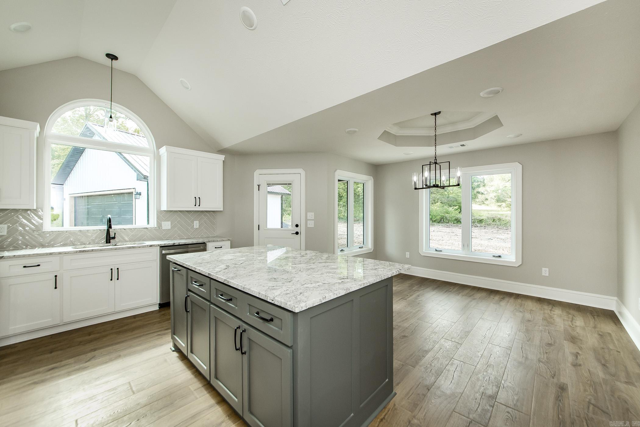 125 Red Fox Greers Ferry, AR 72067