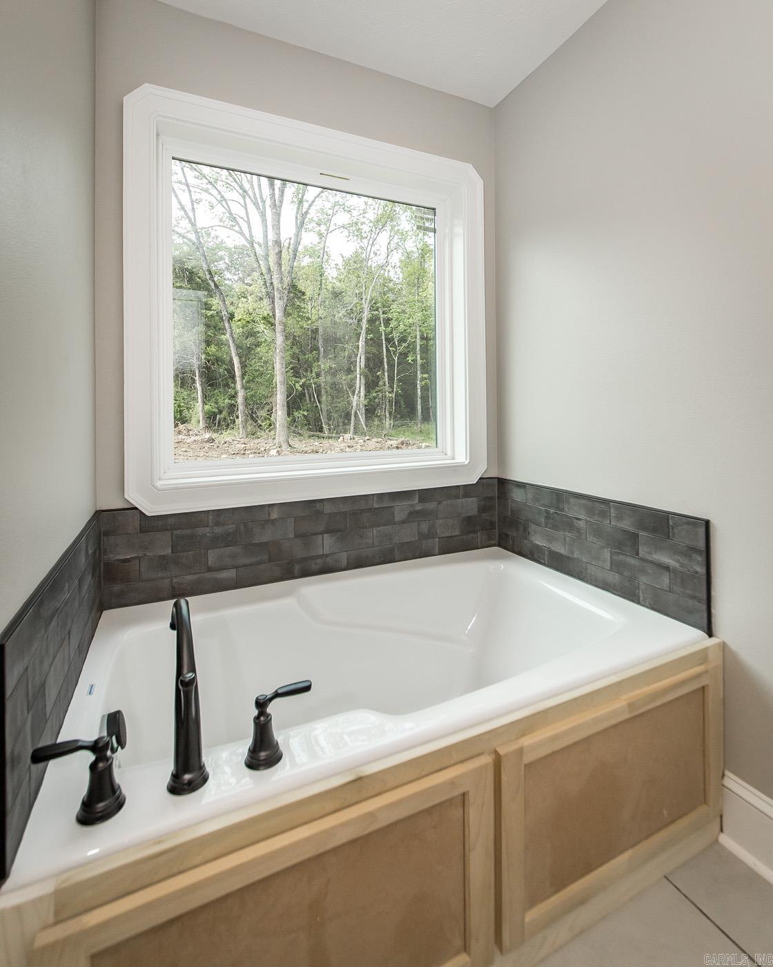 125 Red Fox Greers Ferry, AR 72067