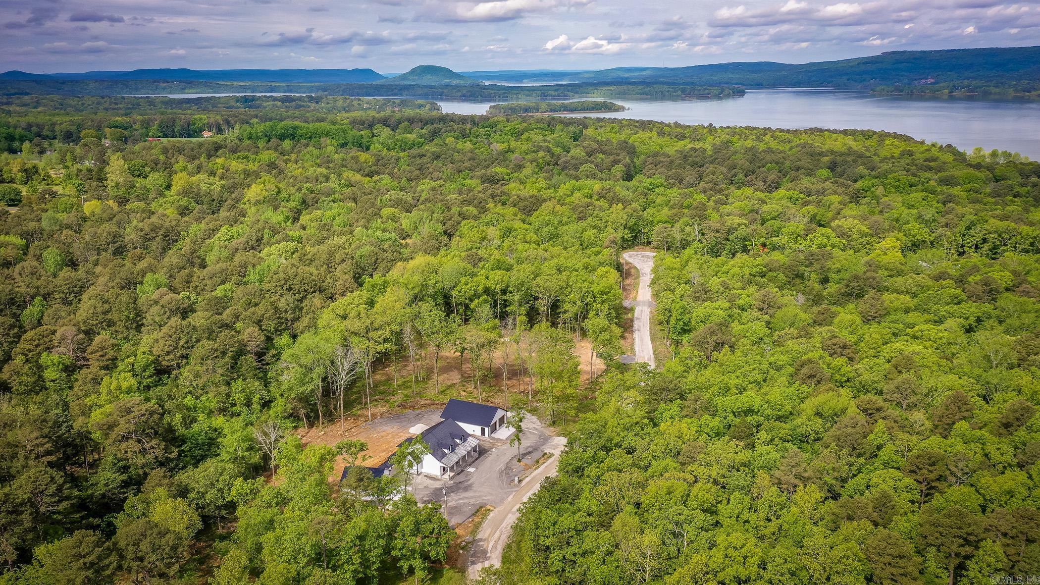 125 Red Fox Greers Ferry, AR 72067