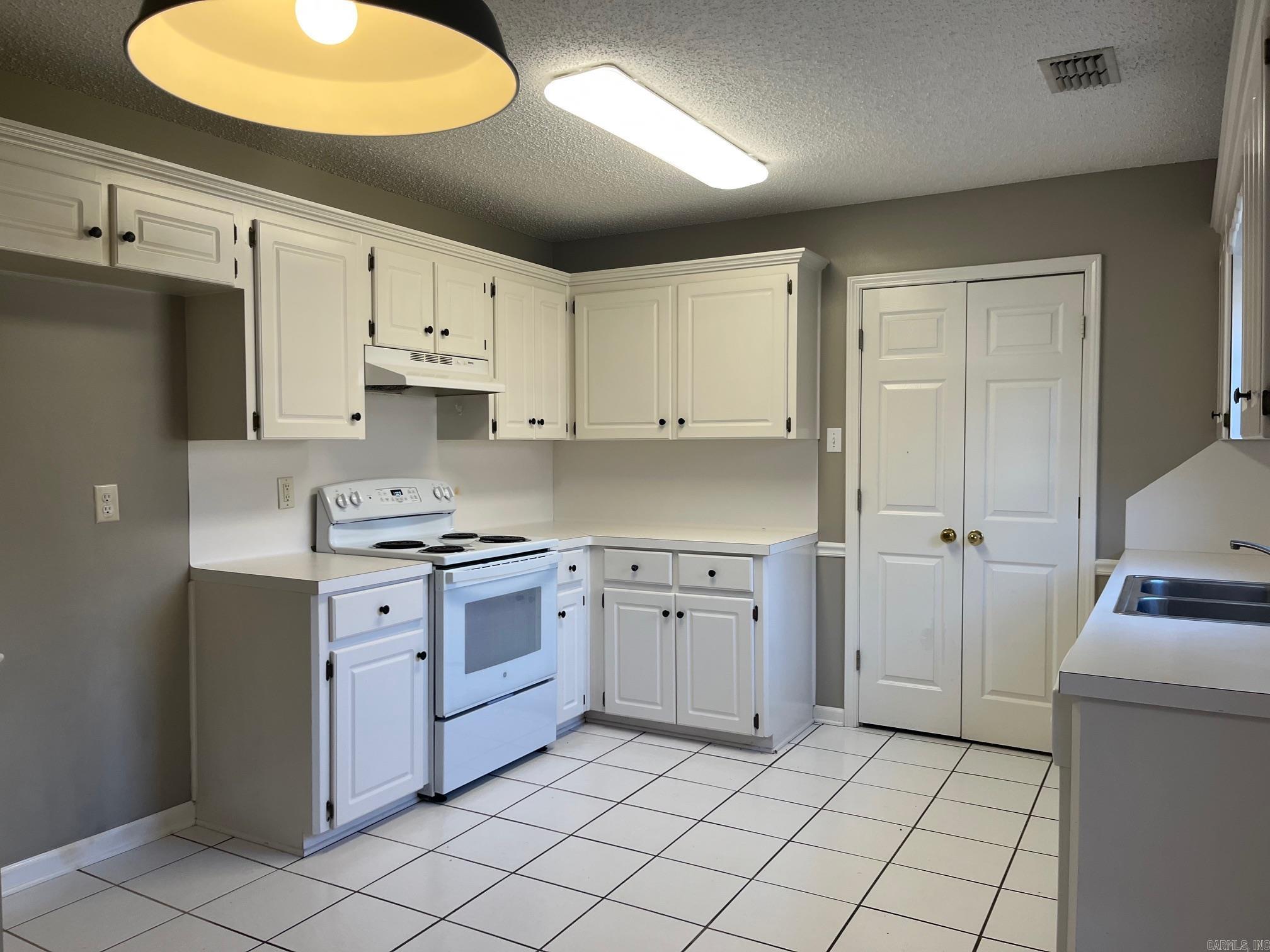 24 Winchester  Cabot, AR