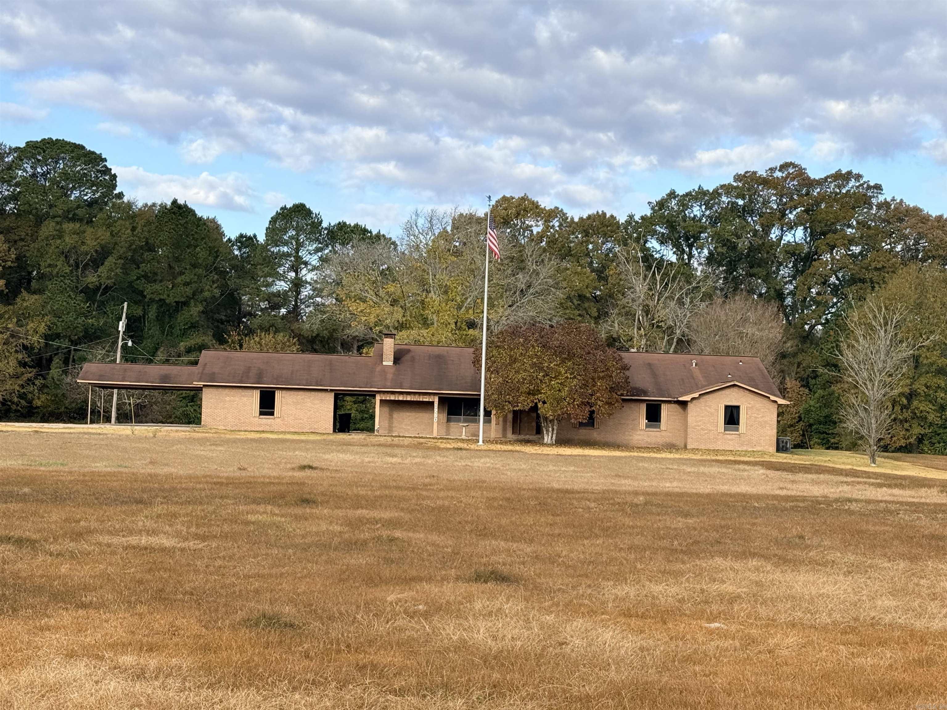 1250 Cash Rd.  Camden, AR