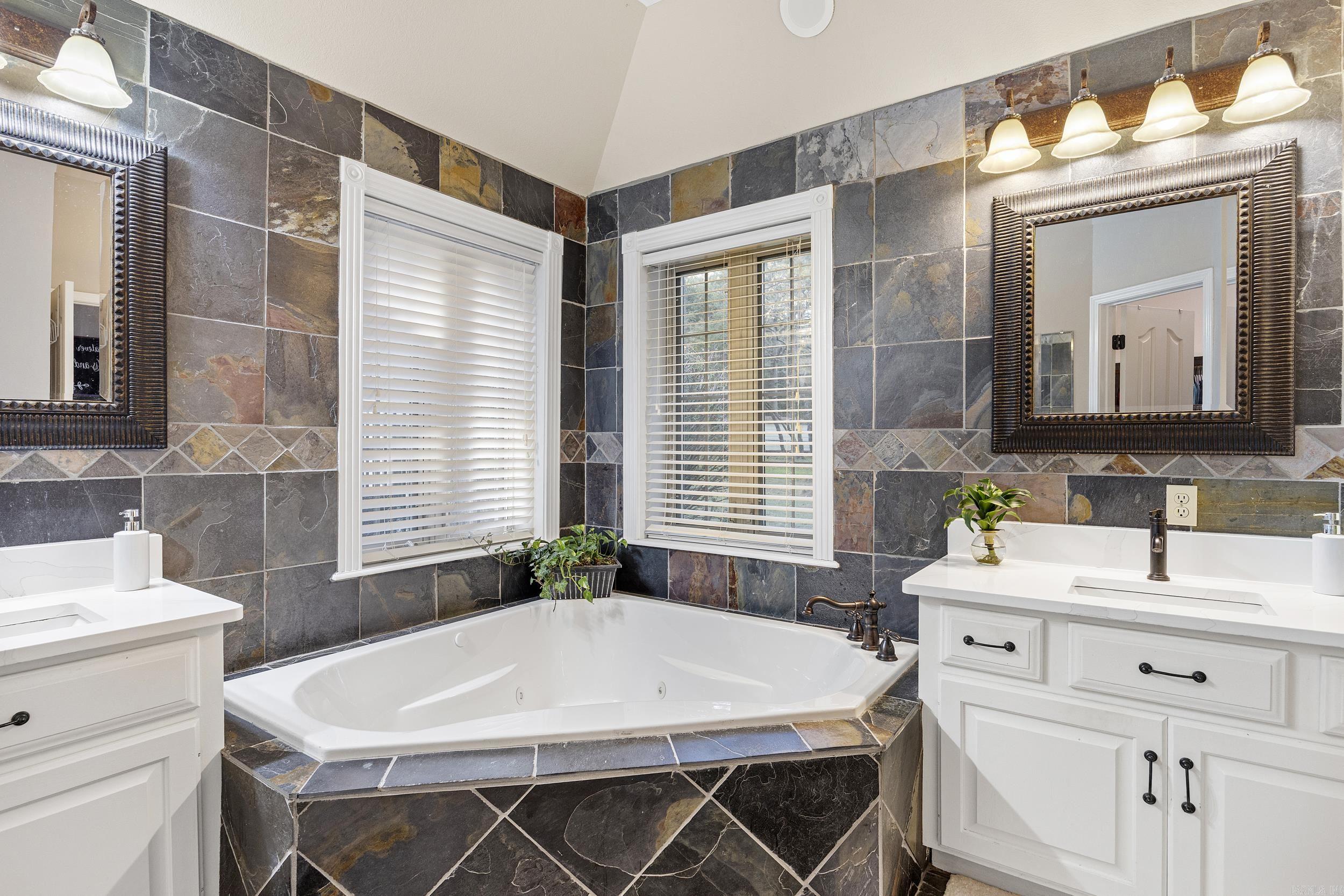 211 Park  Russellville, AR