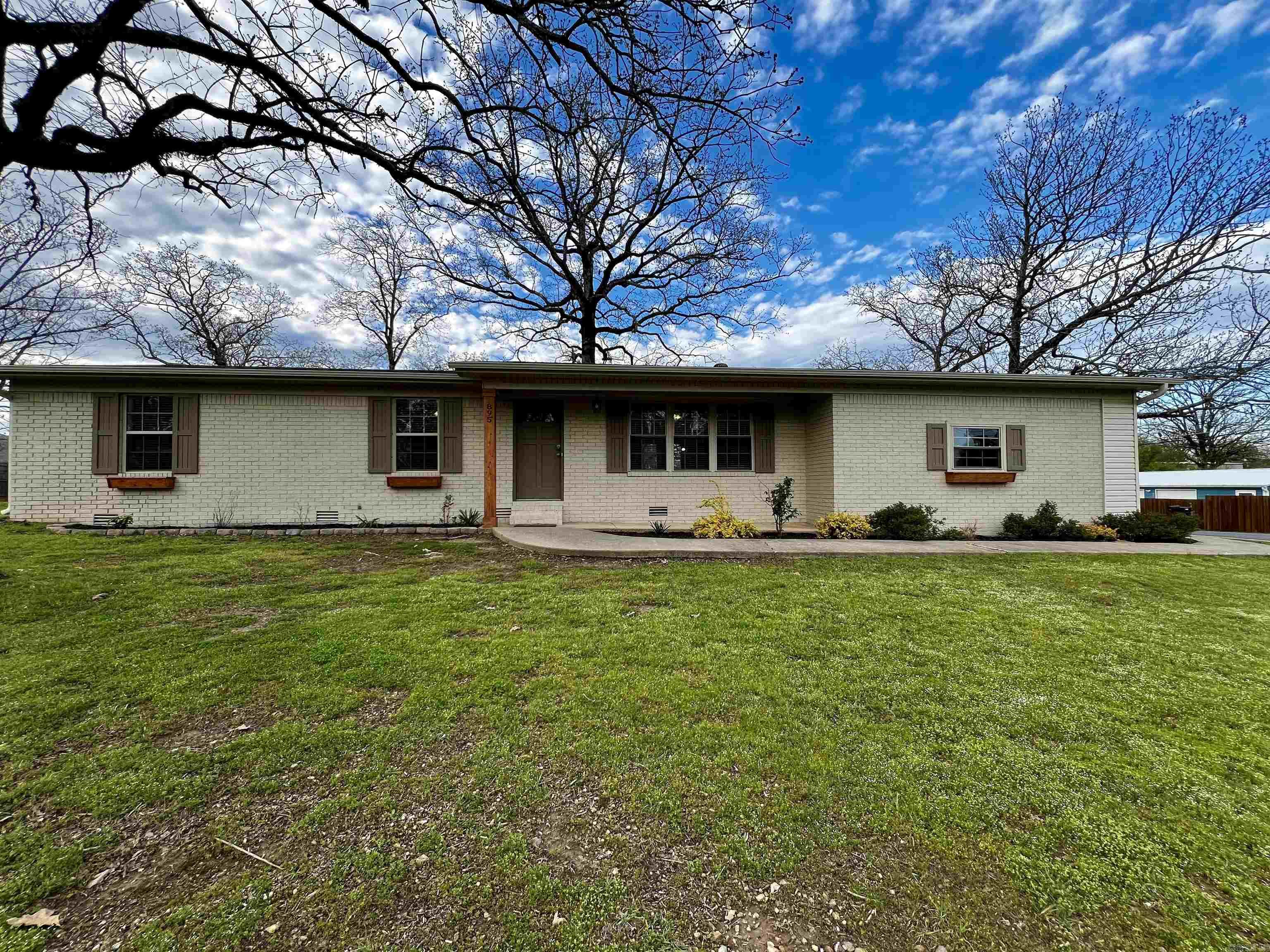 895 Marion Anderson  Hot Springs, AR